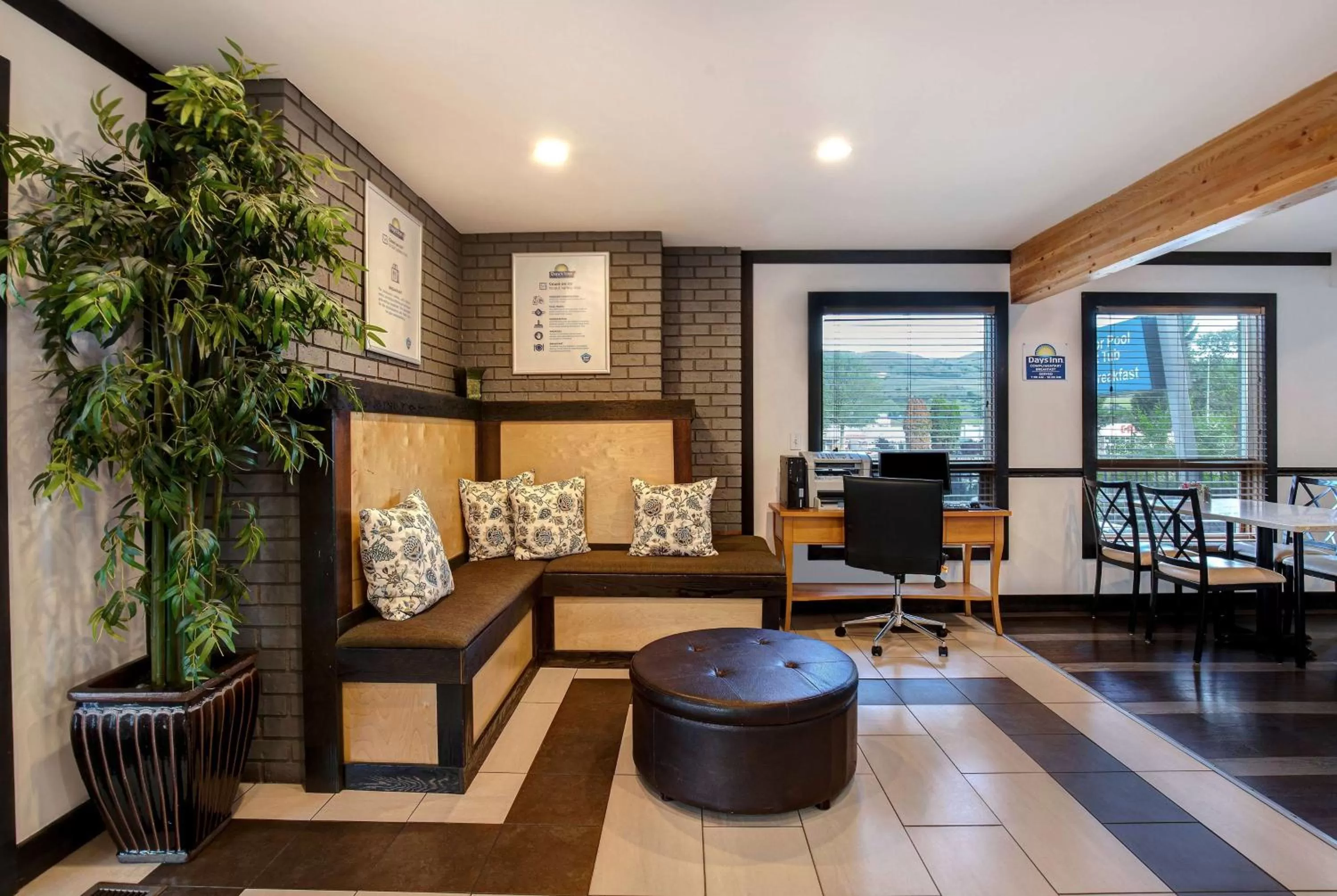 Lobby or reception in Days Inn by Wyndham Vernon