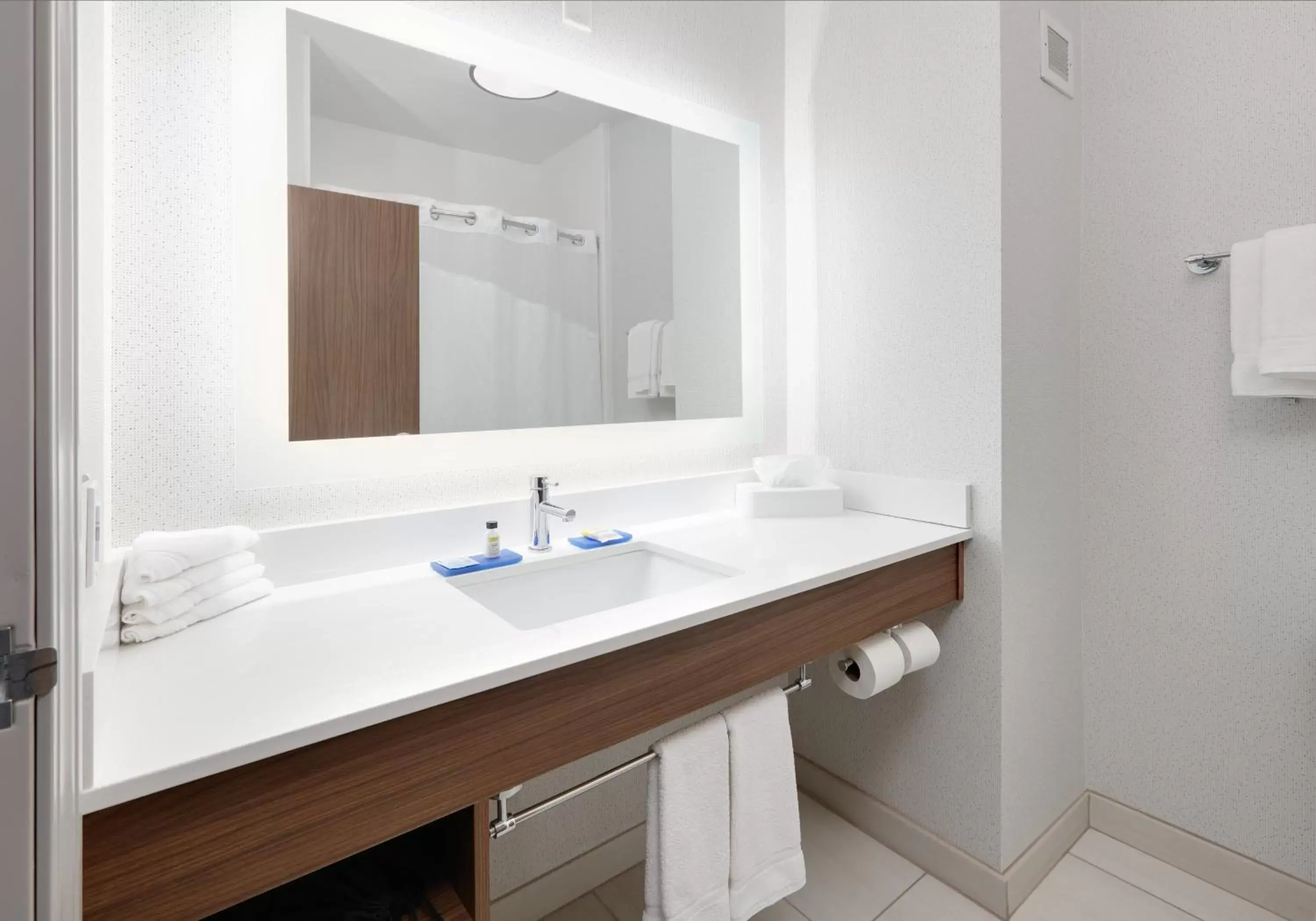 Queen Suite with Two Queen Beds in Holiday Inn Express & Suites Mitchell by IHG Queen Suite with Two Queen Beds in Holiday Inn Express & Suites Mitchell by IHG