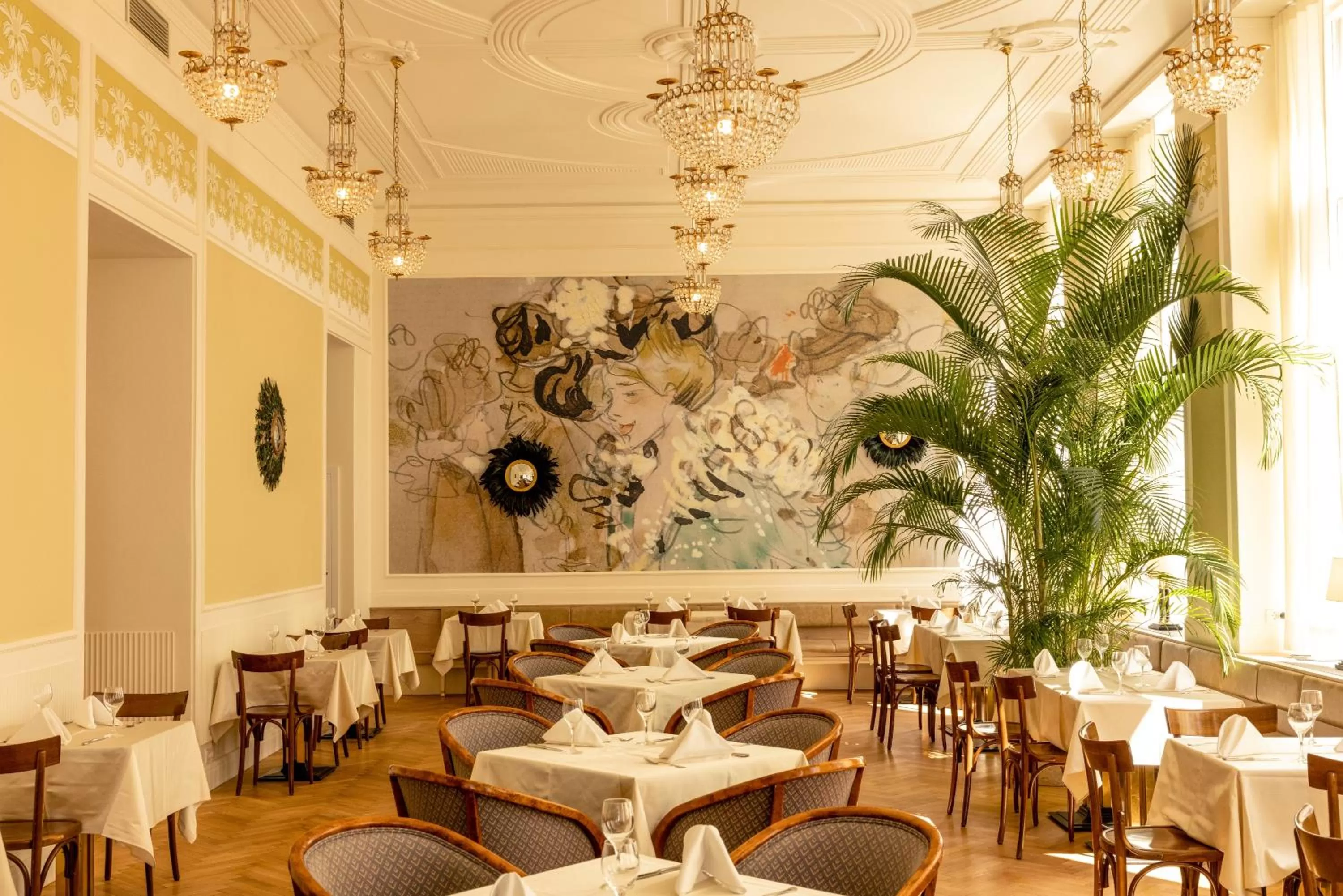 Restaurant/places to eat in Grand Hotel Union Eurostars