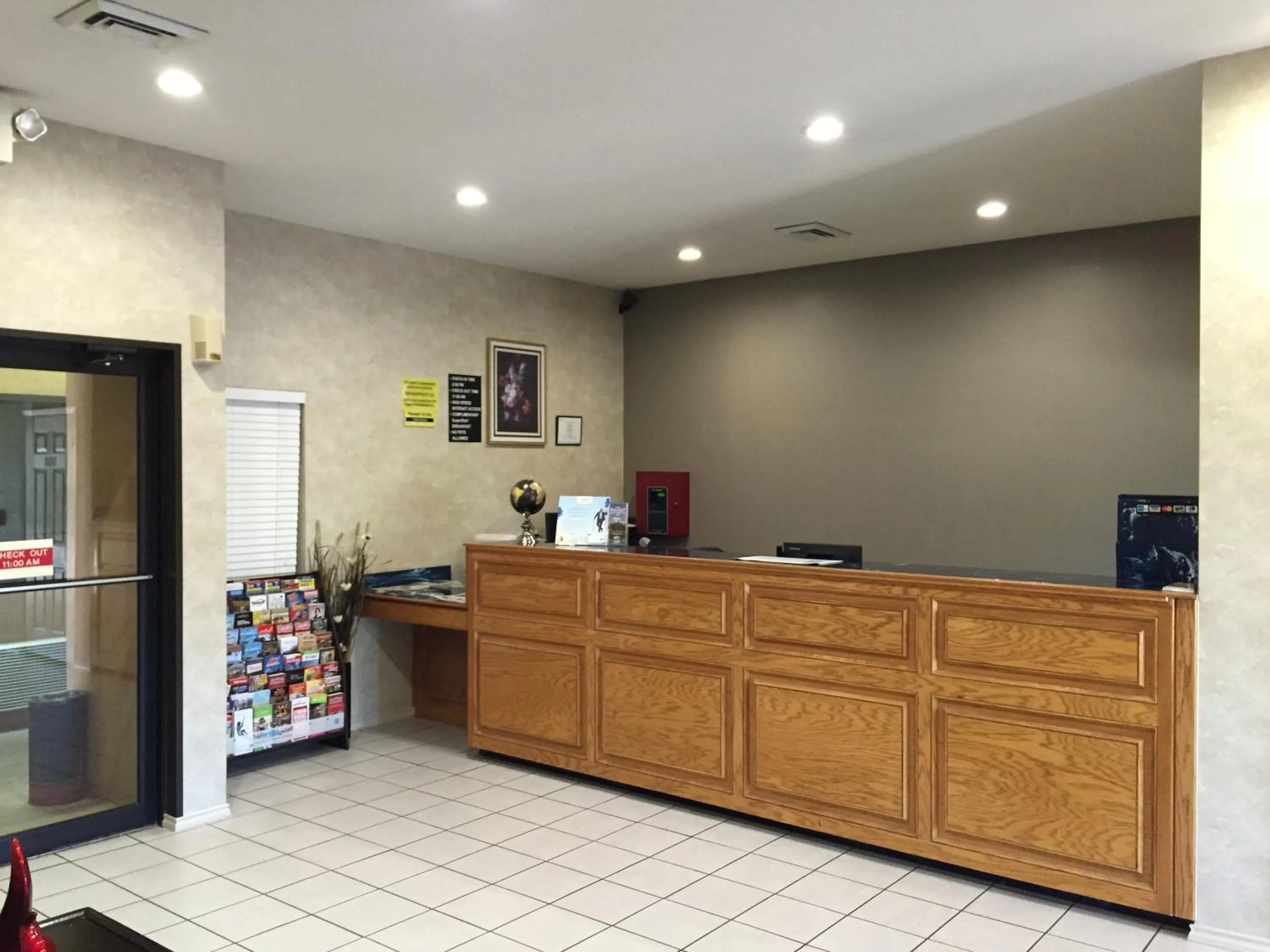 Lobby or reception in Super 8 by Wyndham Bastrop TX
