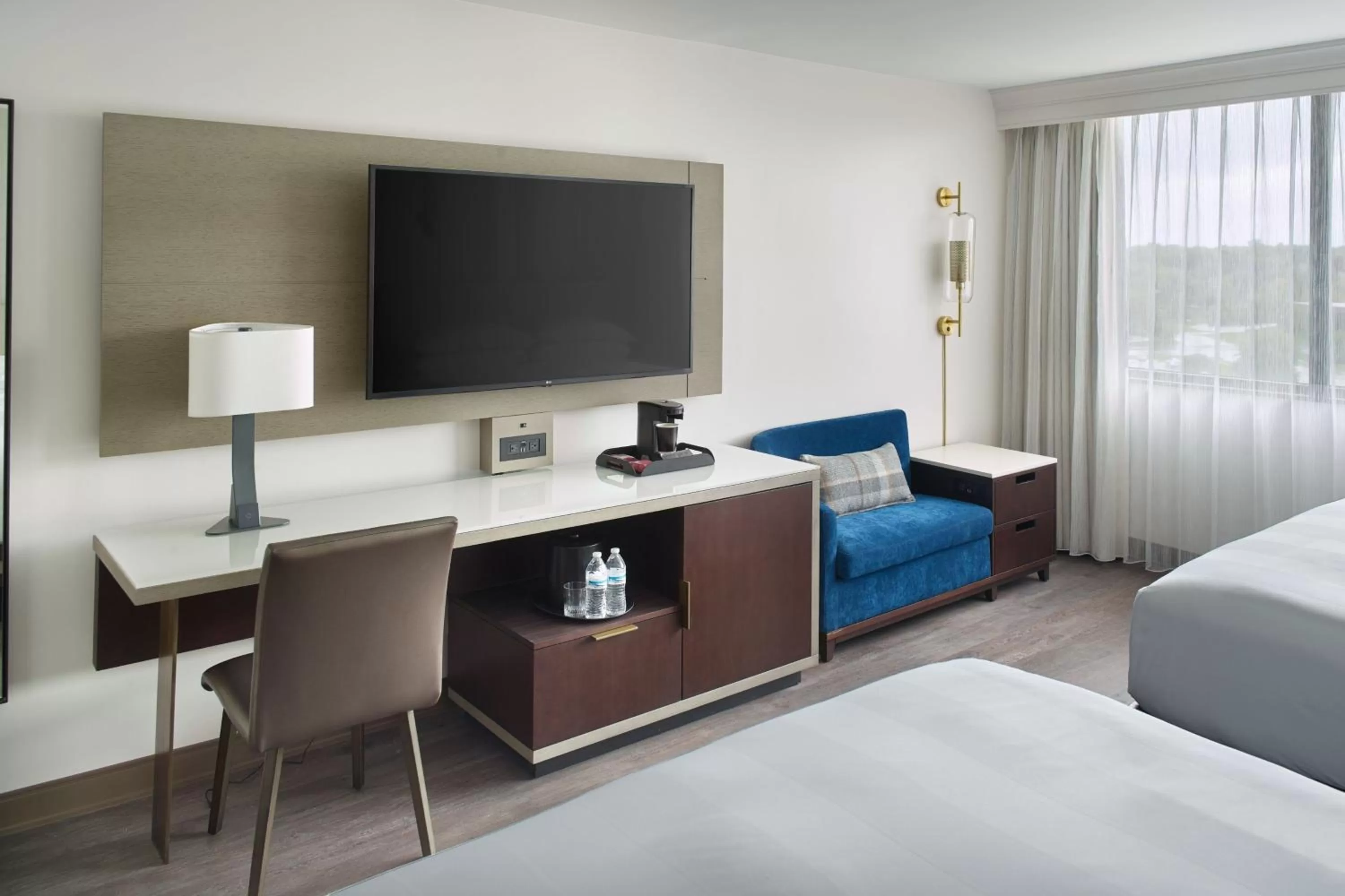 King Room with Two King Beds - Hearing Accessible in Marriott Kansas City Overland Park