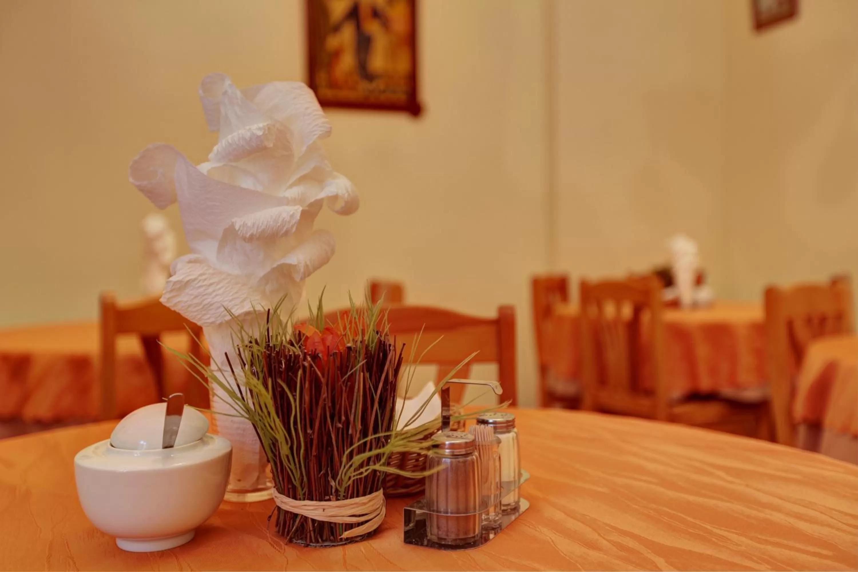 Restaurant/places to eat in Hotel Pension Bernstein am Kurfürstendamm