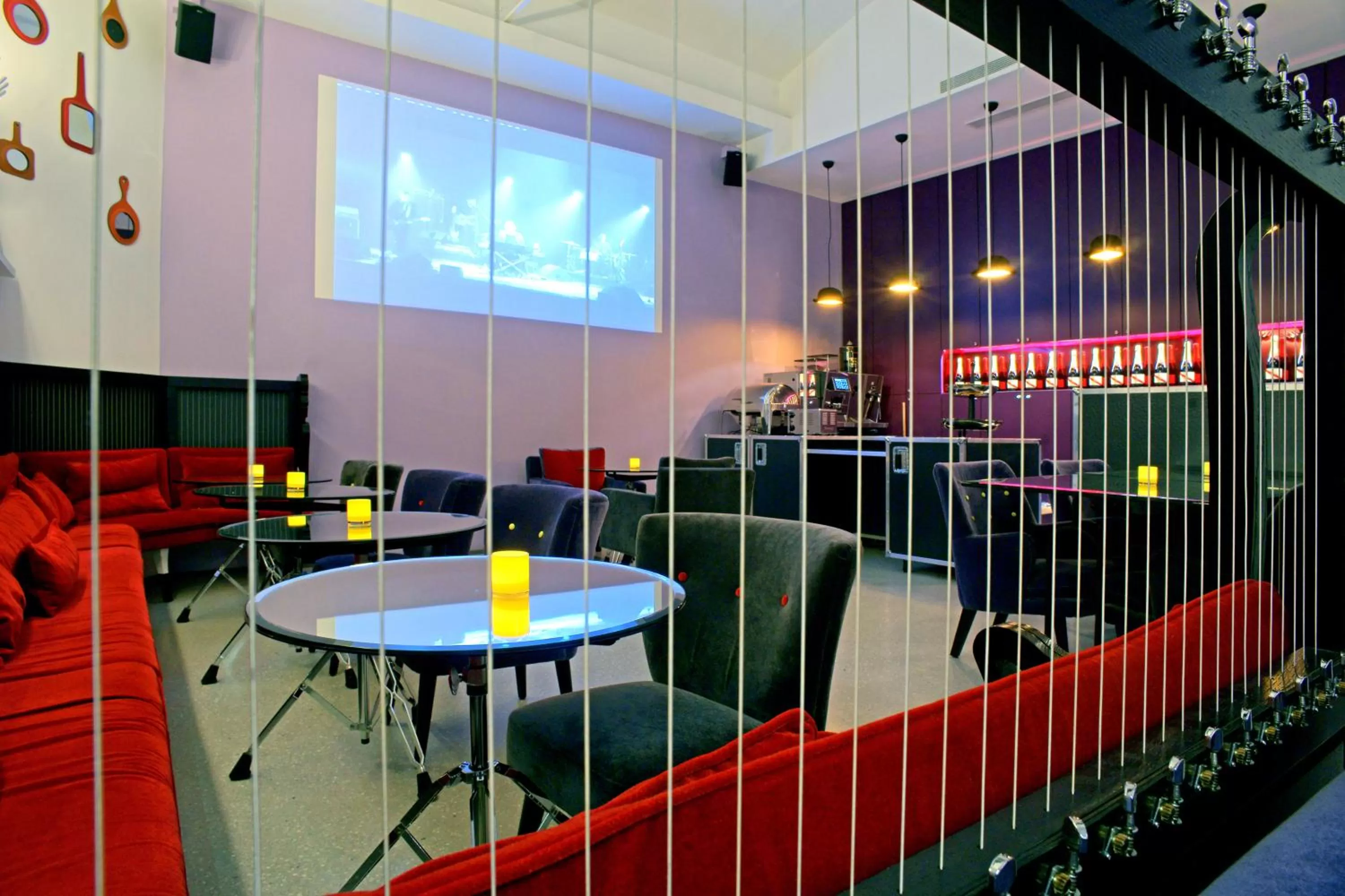 Lounge or bar in Hôtel du Triangle d'Or