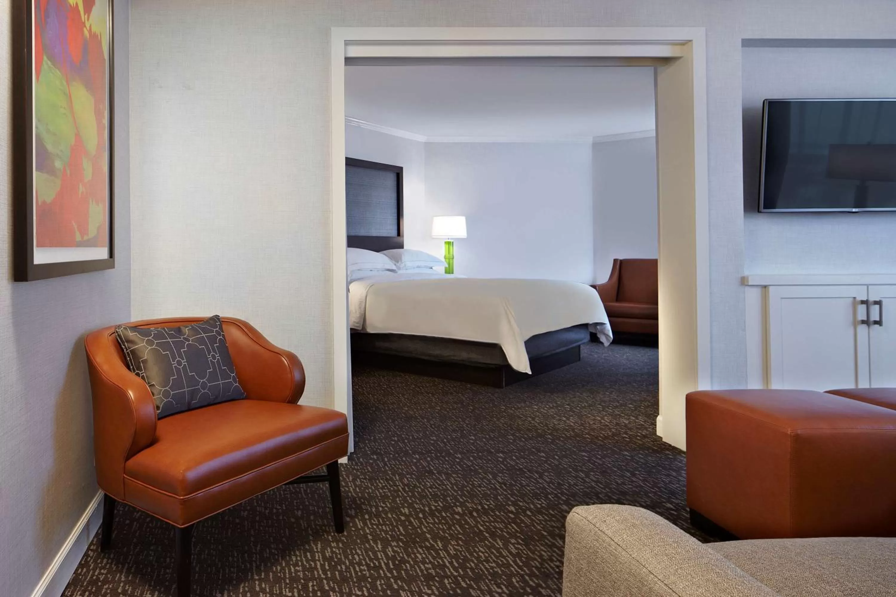 Living room, Bed in Hilton Minneapolis-St Paul Airport