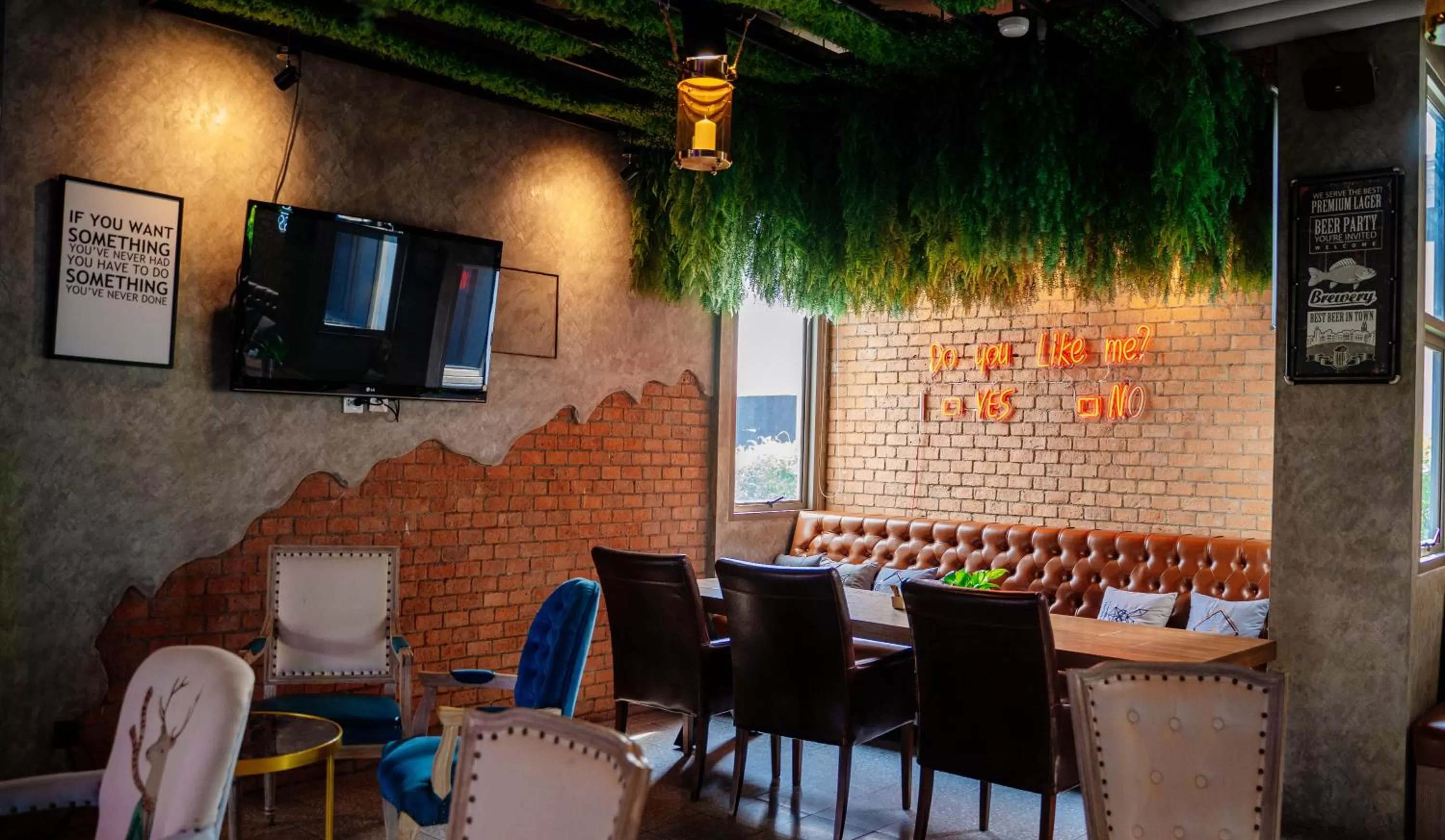 Dining area in SureStay Plus by Best Western T Pattaya