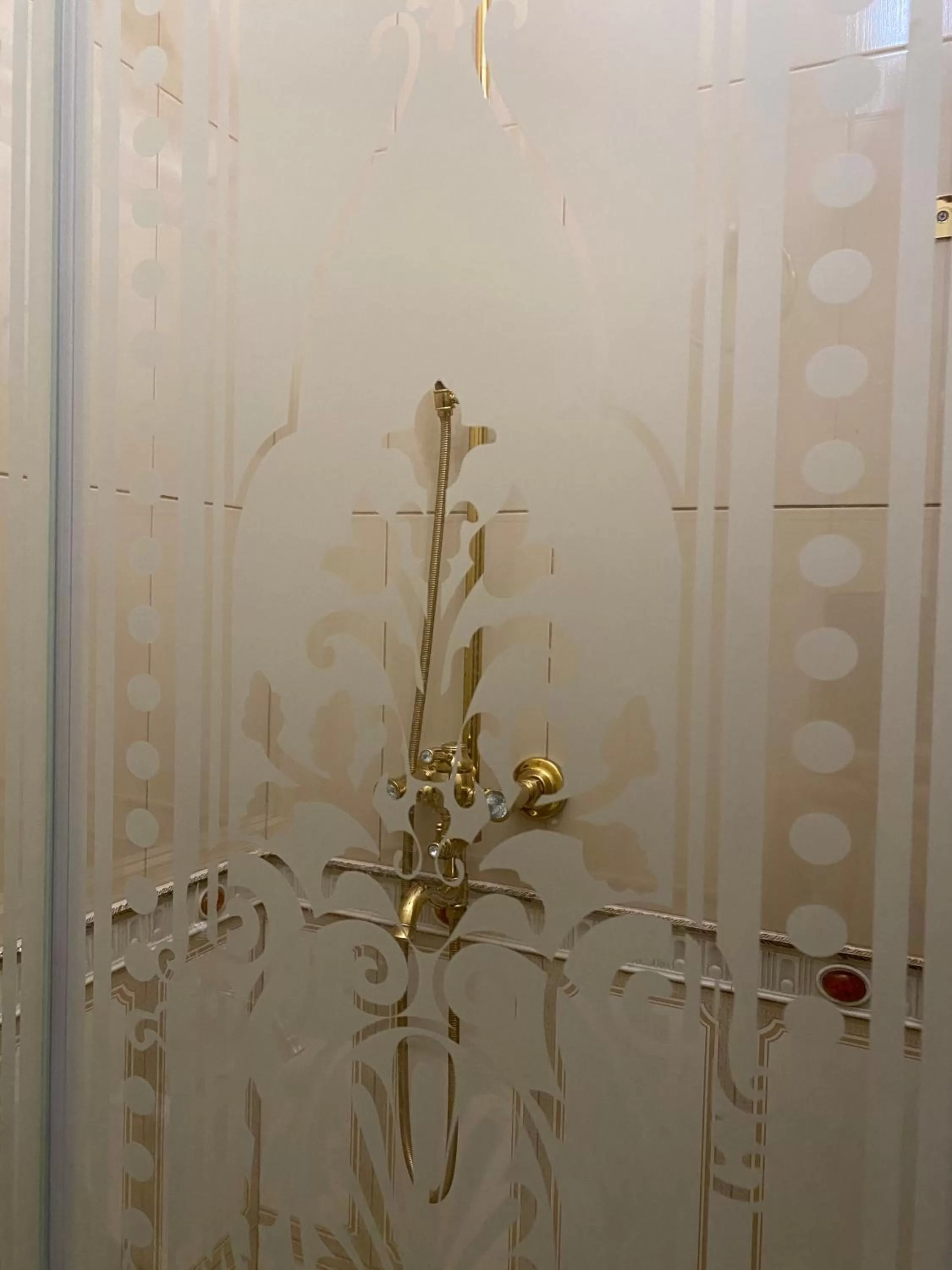 Bathroom in Lion Hotel