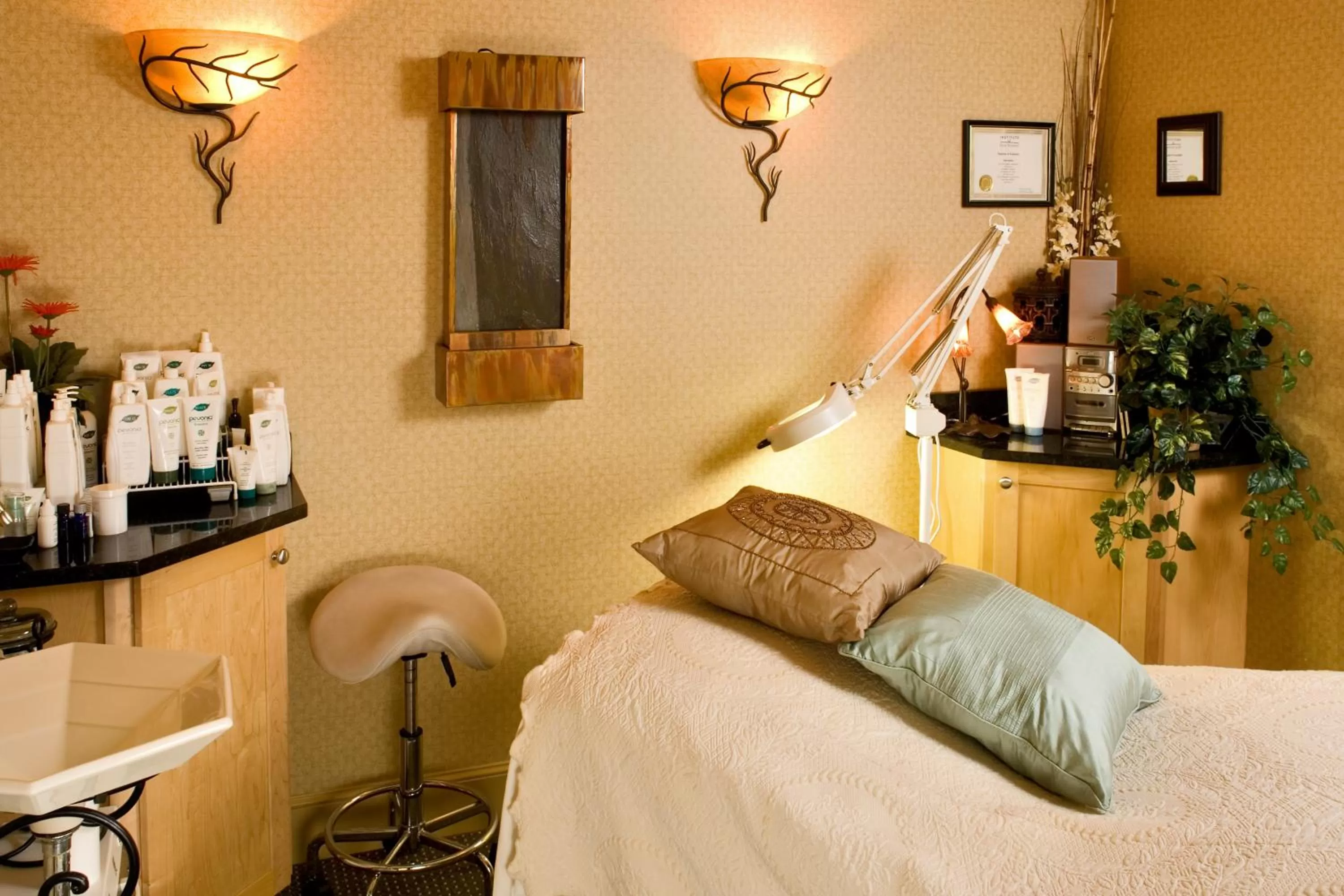 Spa and wellness centre/facilities, Bed in Christmas Farm Inn and Spa