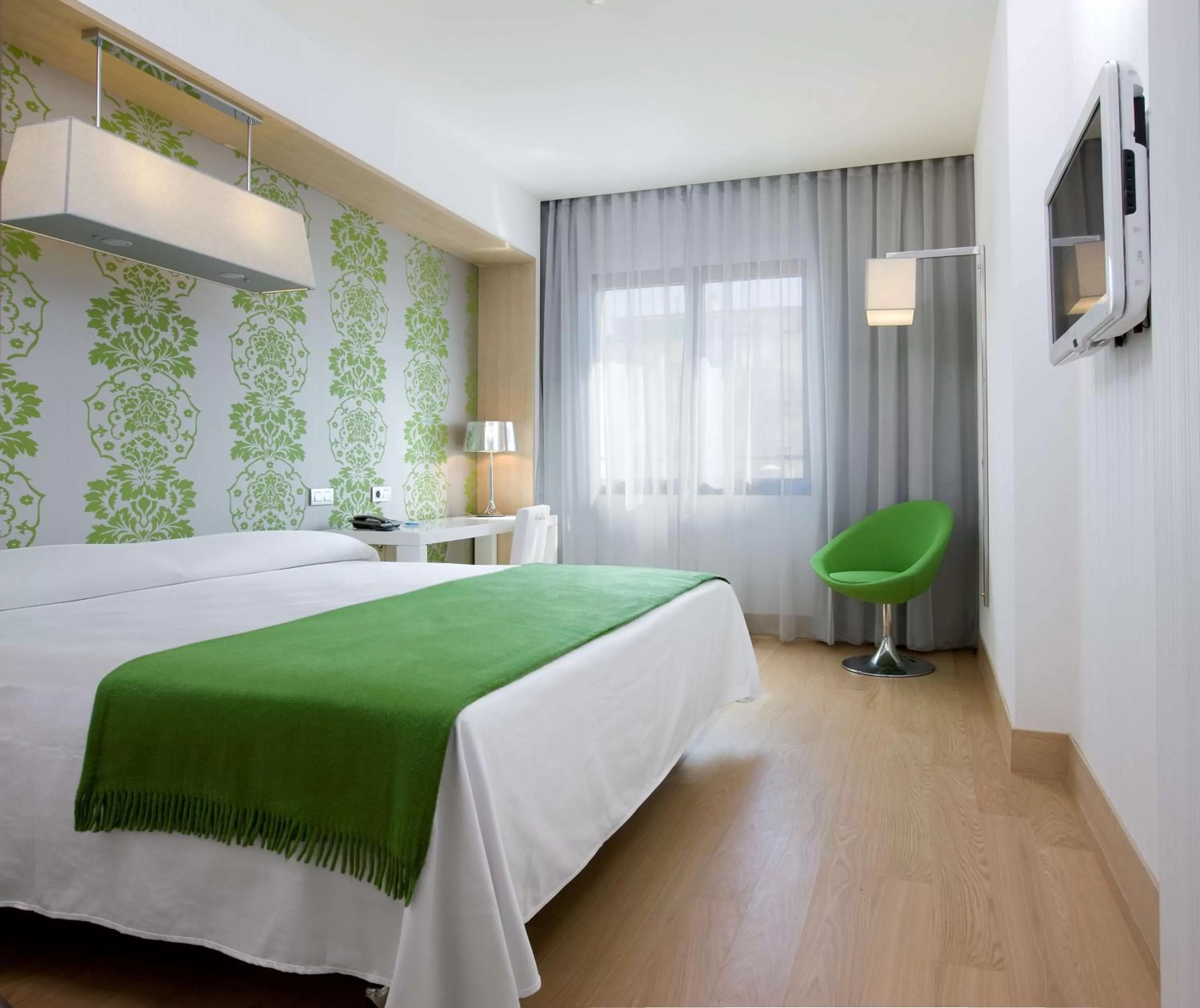 Family Connecting Room (2 Adults + 2 Children) in NH Madrid Principe de Vergara
