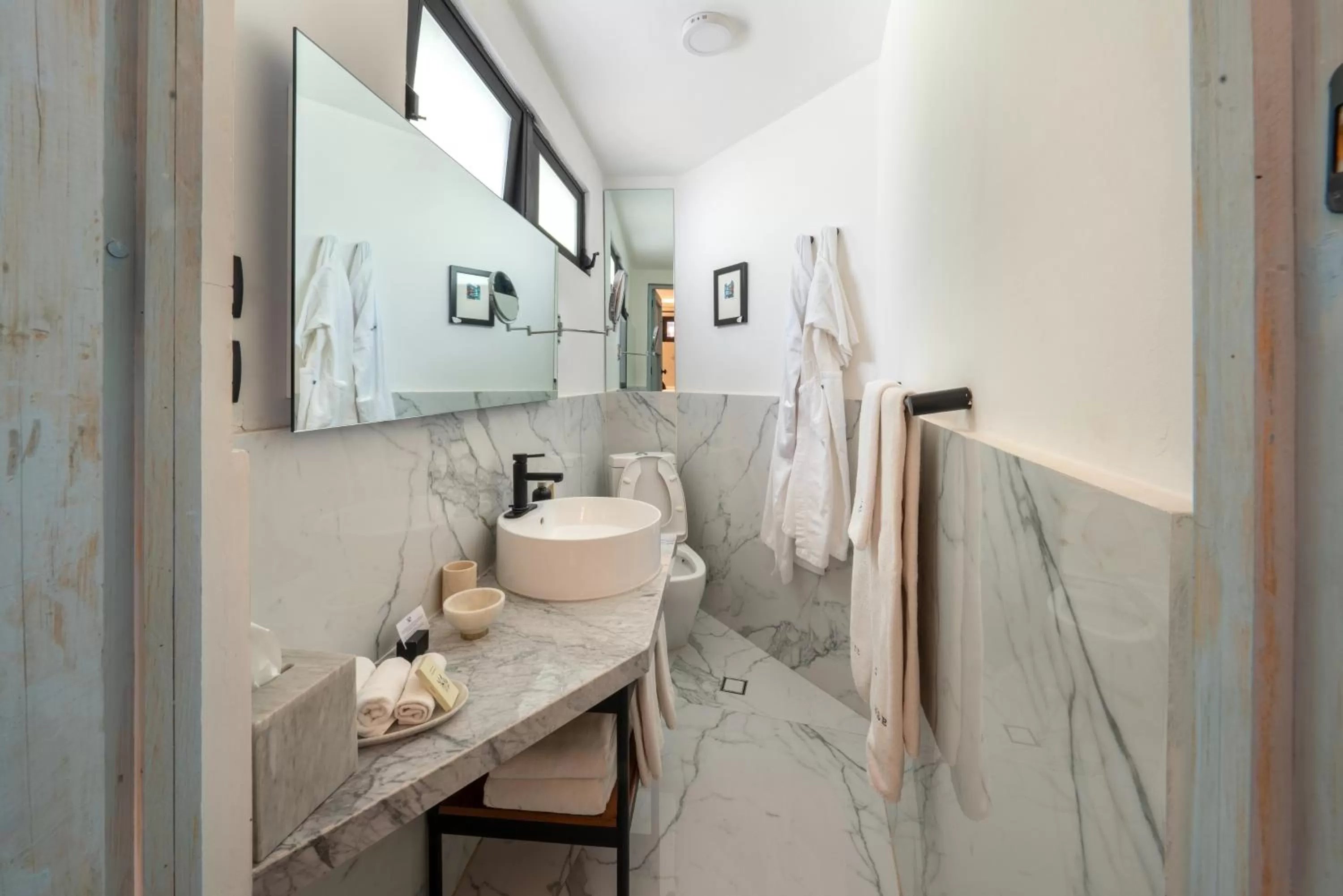 Hot Spring Bath in Orchid House Mexico City