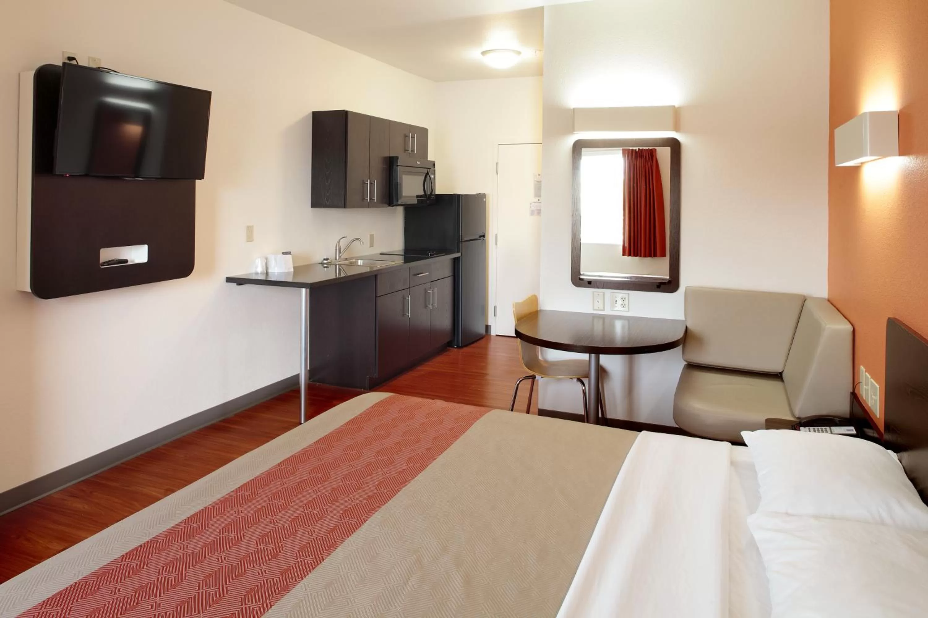 Bedroom, Bed in Motel 6 Wilkes Barre Arena