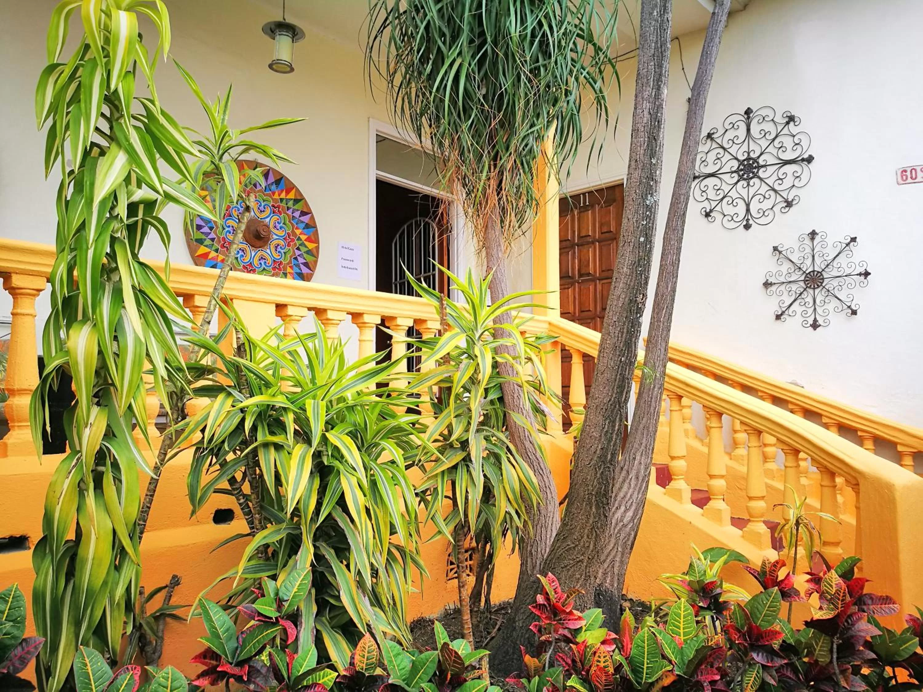 Facade/entrance in Hotel Casa 69