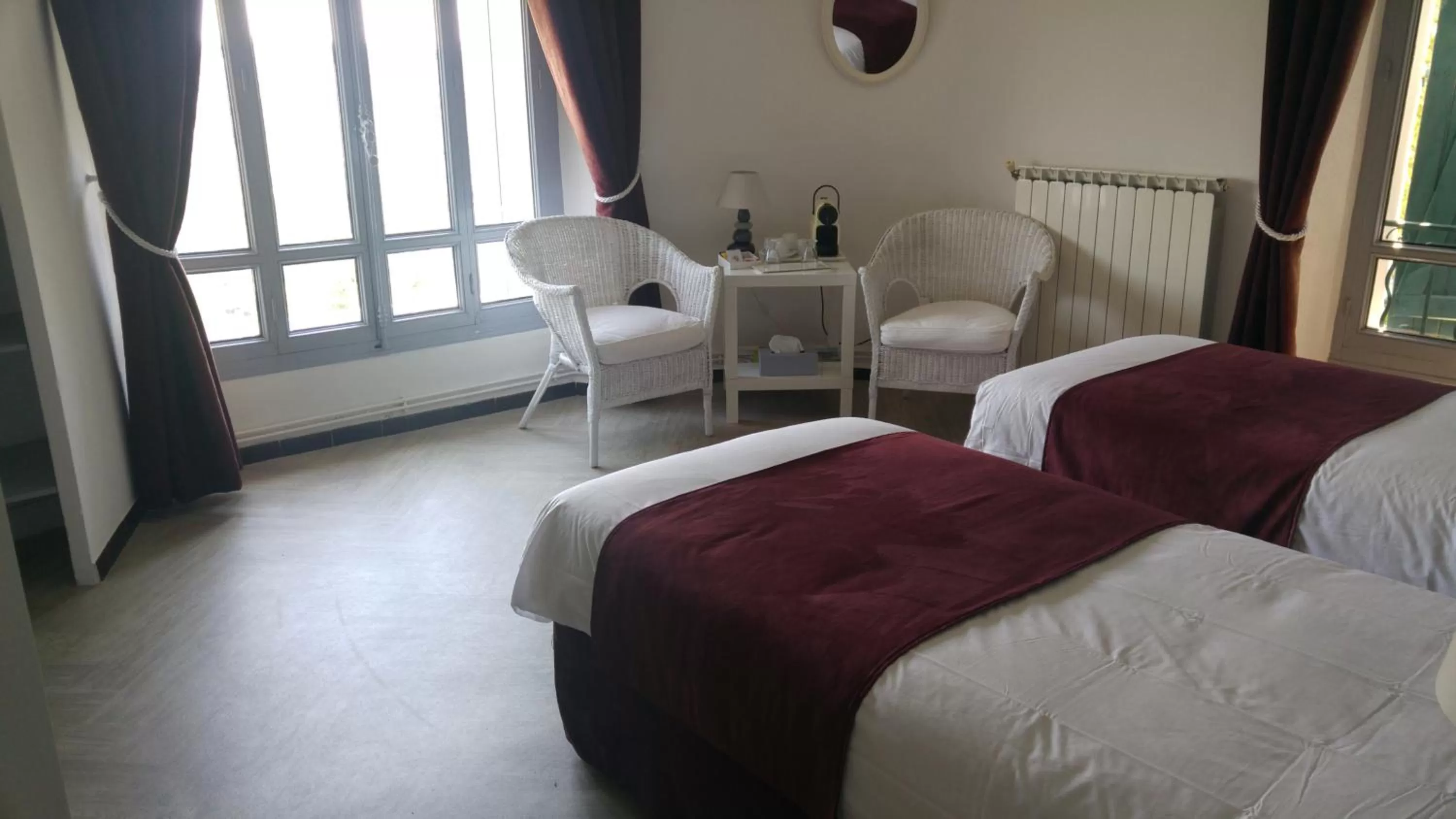 Seating area, Bed in Le Moulin de Varrians