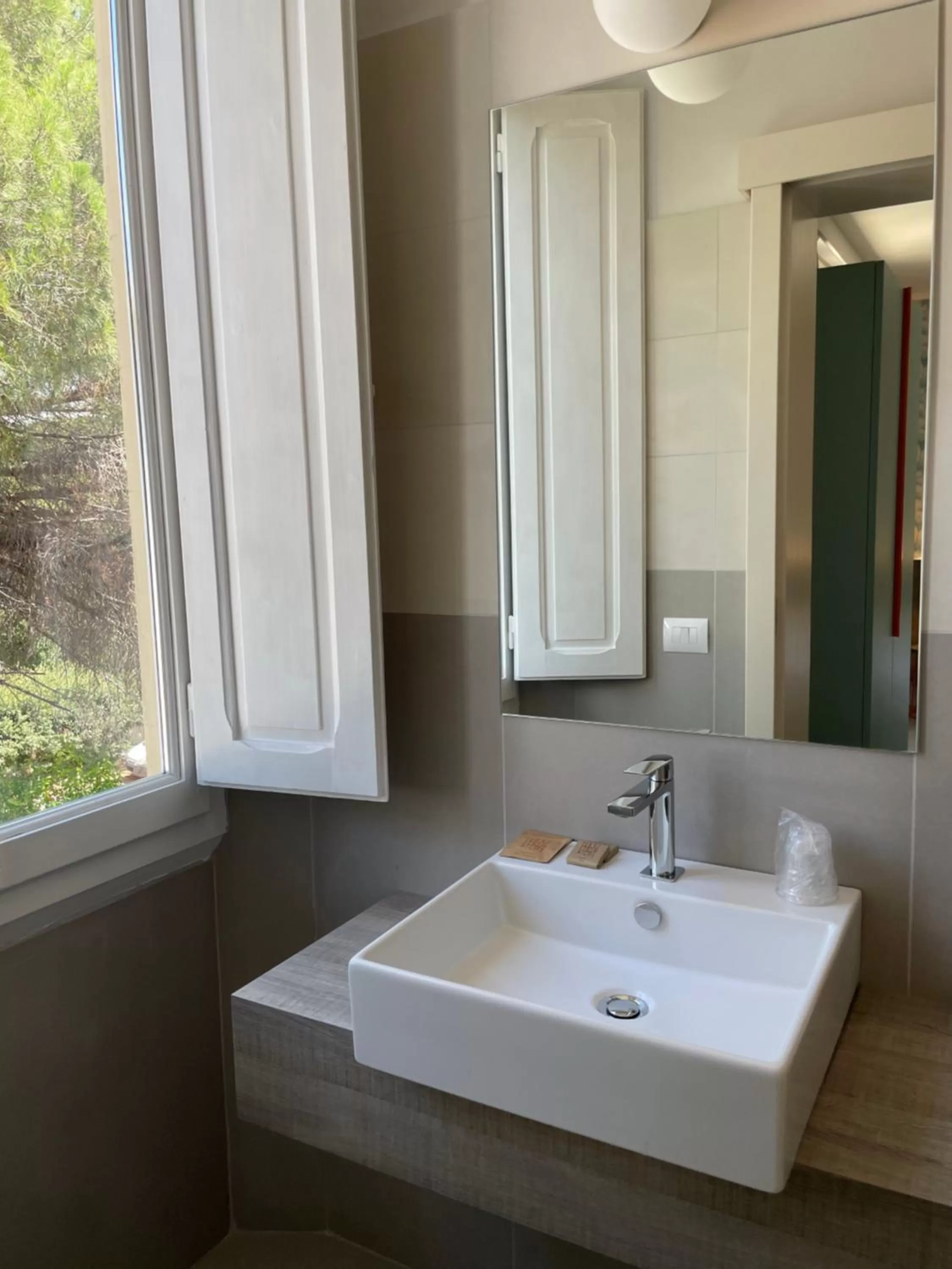 Bathroom in Guerrini Hotel