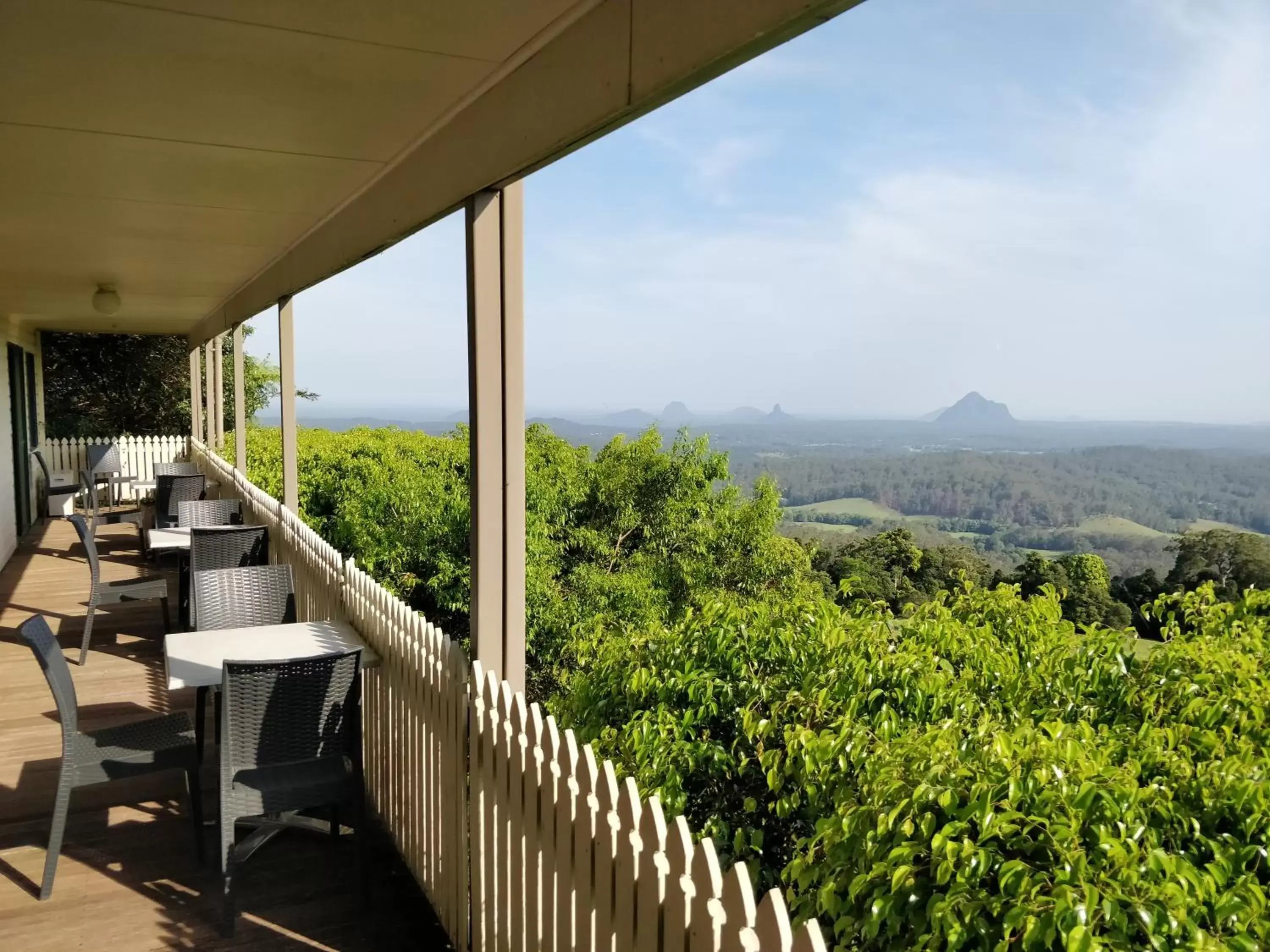 Three-Bedroom Unit in Tranquil Park Three-Bedroom Unit in Tranquil Park