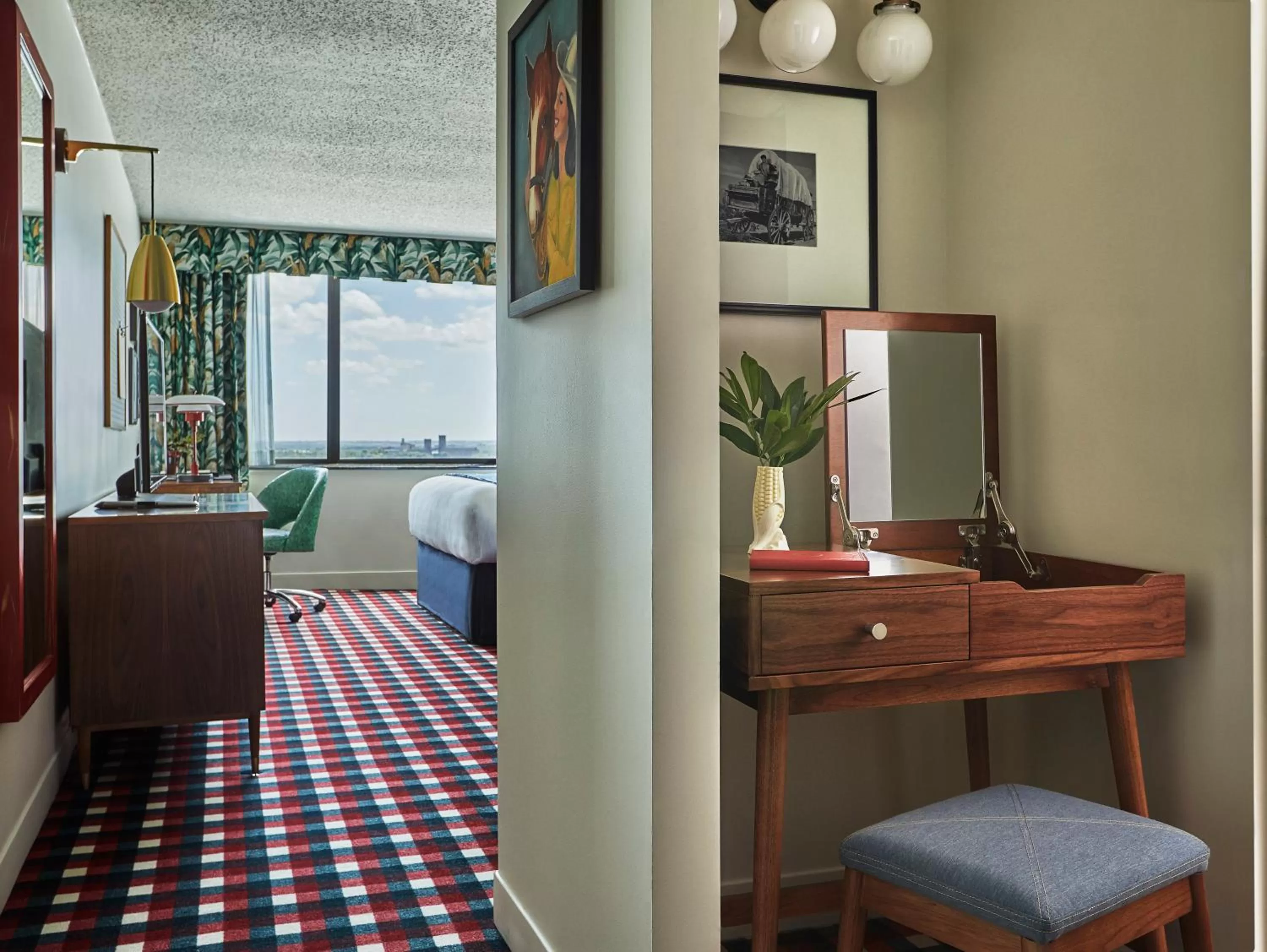 Seating area in Graduate by Hilton Lincoln