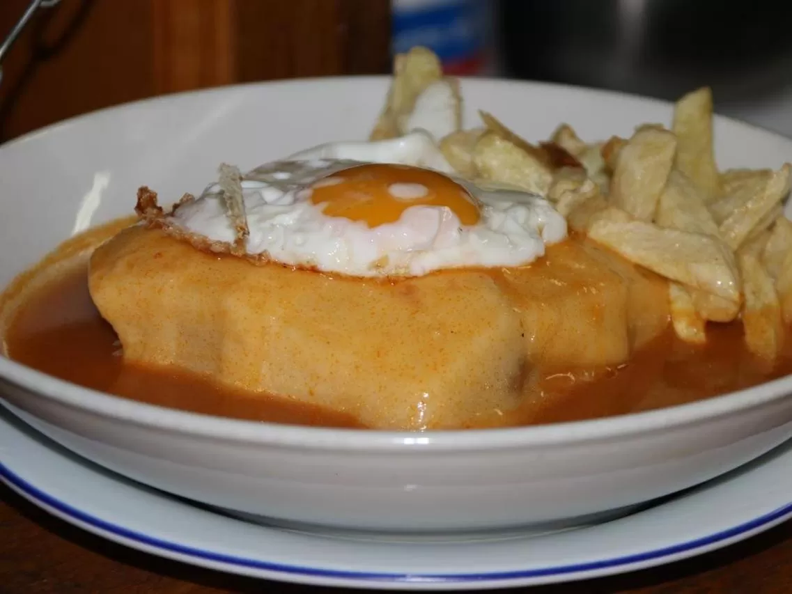 Dining area, Food in Marinha Hotel
