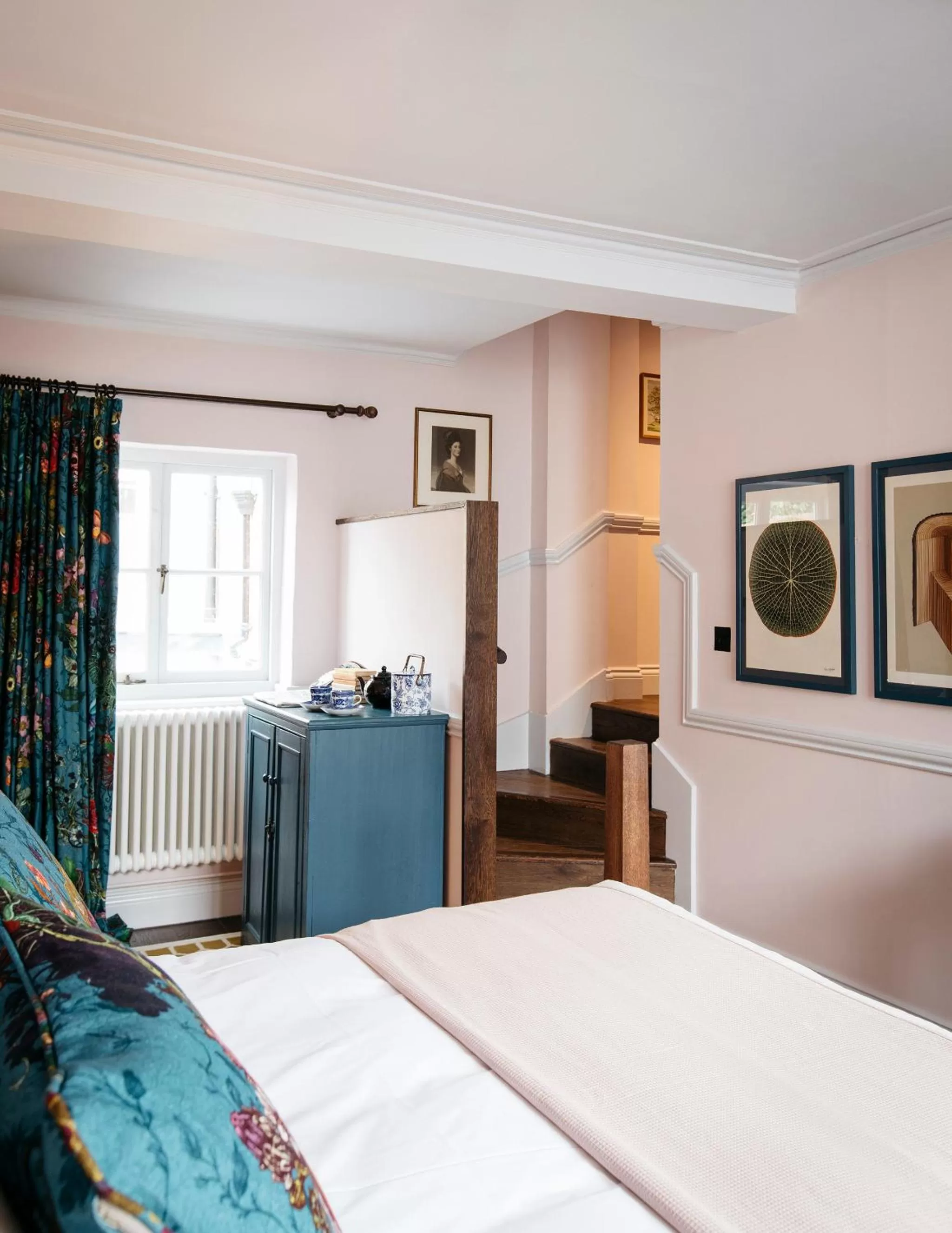 Coffee/tea facilities, Bed in The Bower House, Restaurant & Rooms