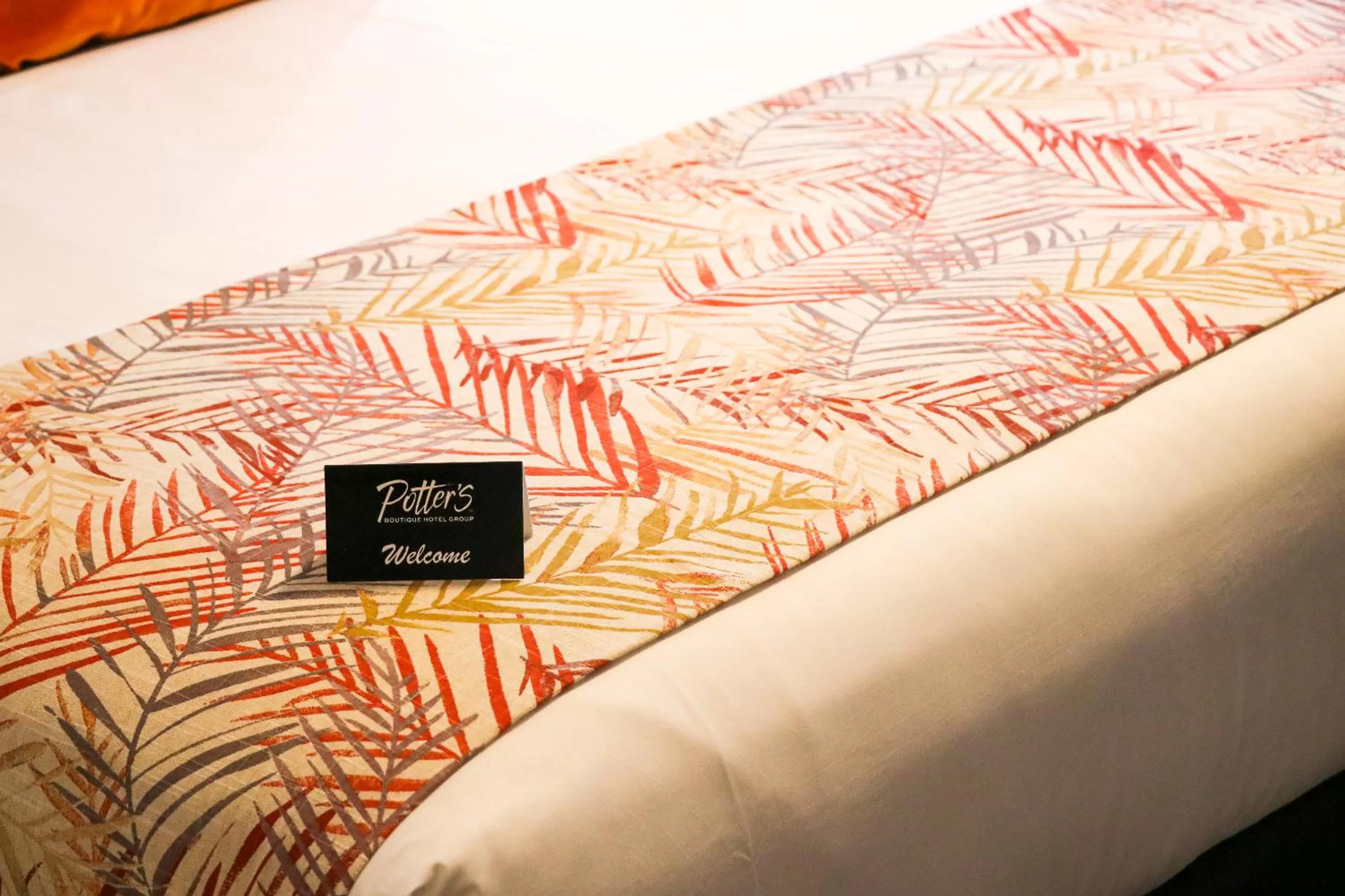 Property logo or sign, Bed in Potters Toowoomba Hotel