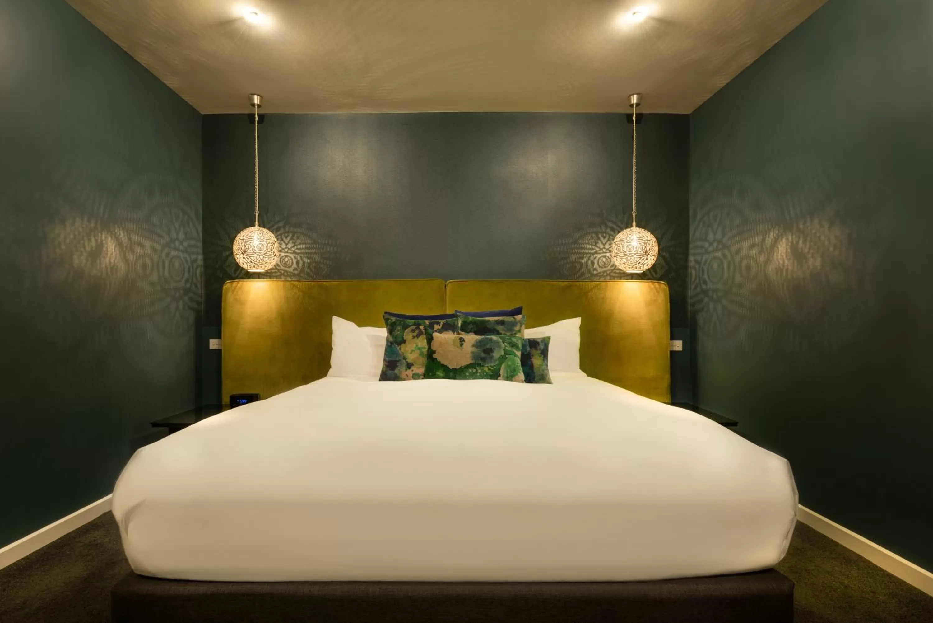 Bed in Hotel Frangos