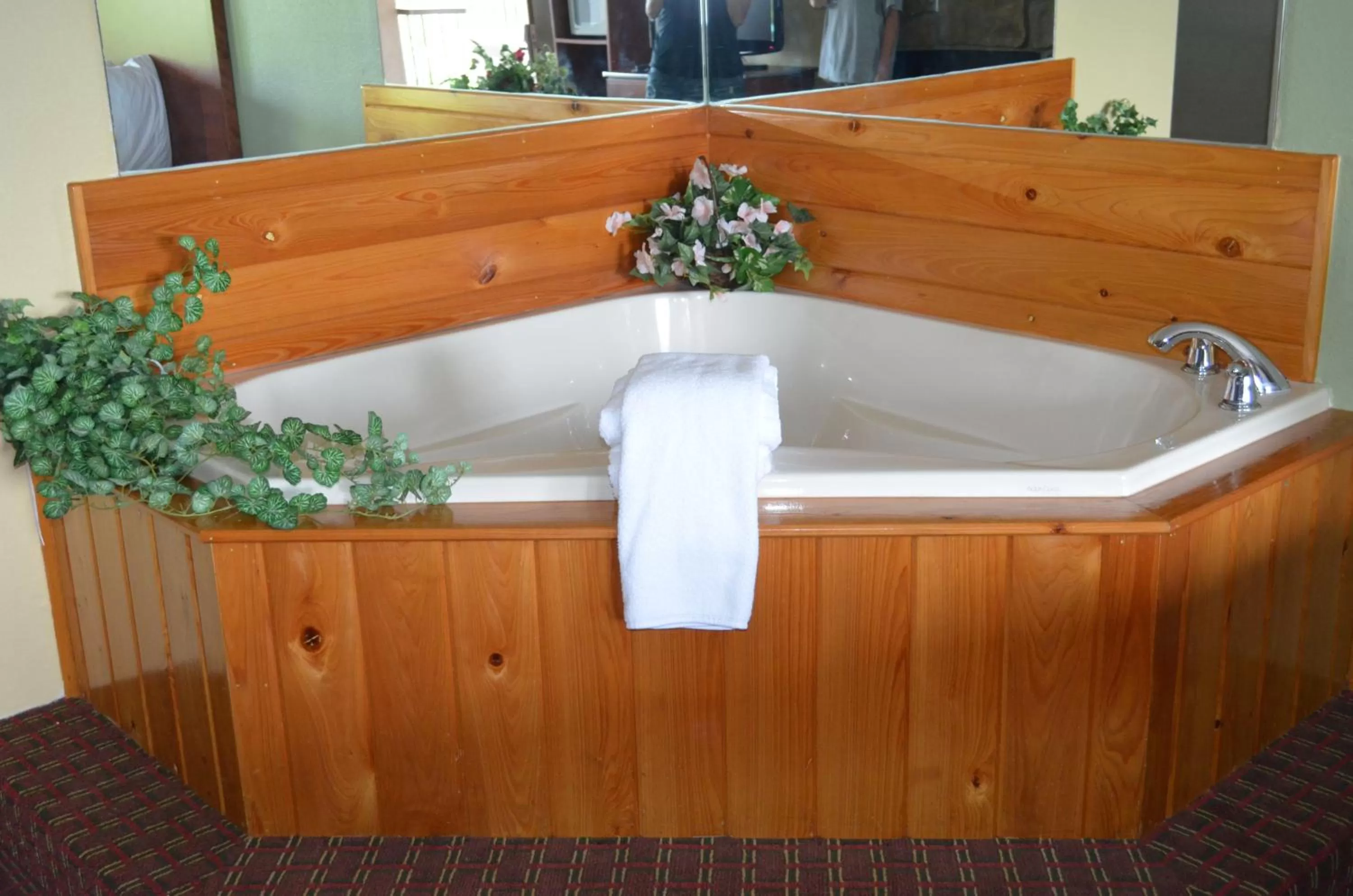 Hot Tub in Baymont by Wyndham Pigeon Forge near Island Drive