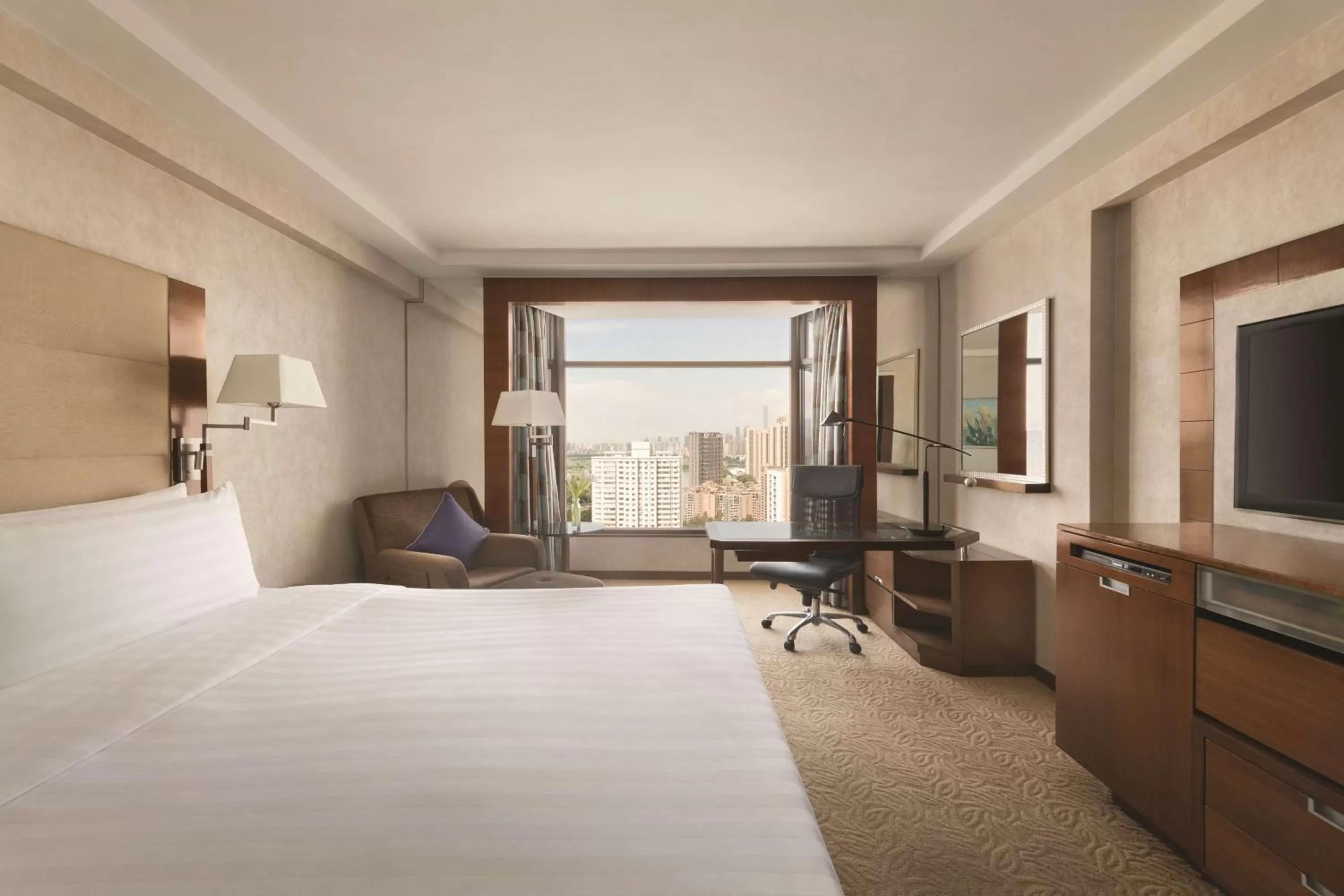 Lounge or bar, Bed in Shangri-La Shenzhen - Nearby Luohu Border, Outdoor Swimming Pool