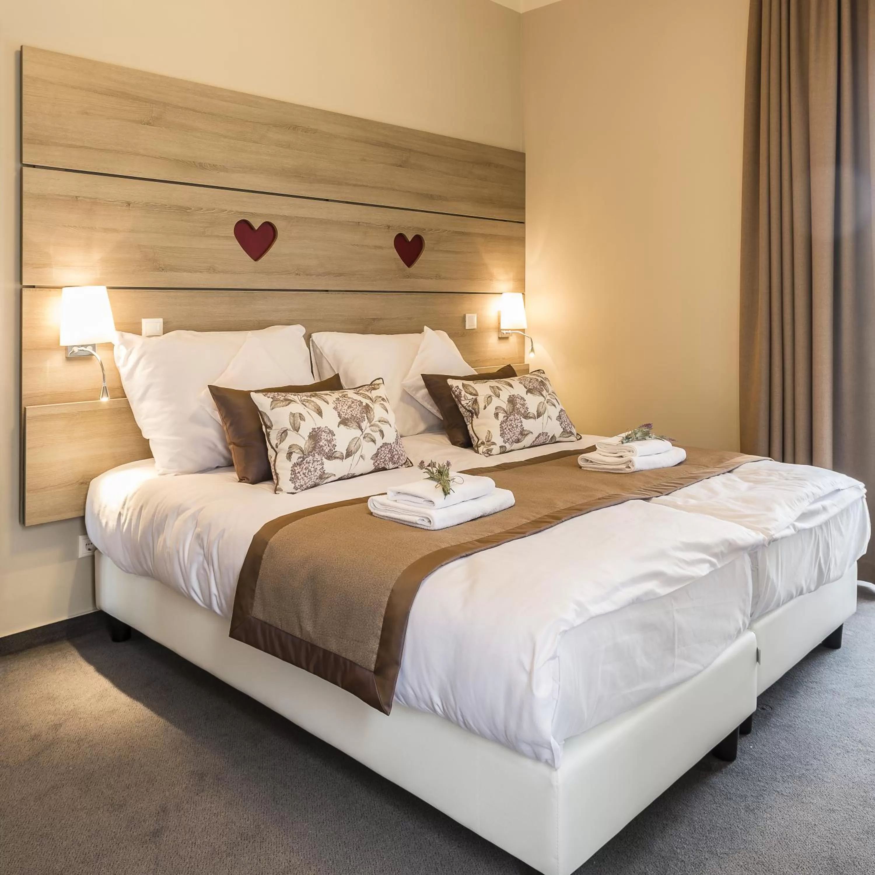 Bed in Levendula Hotel