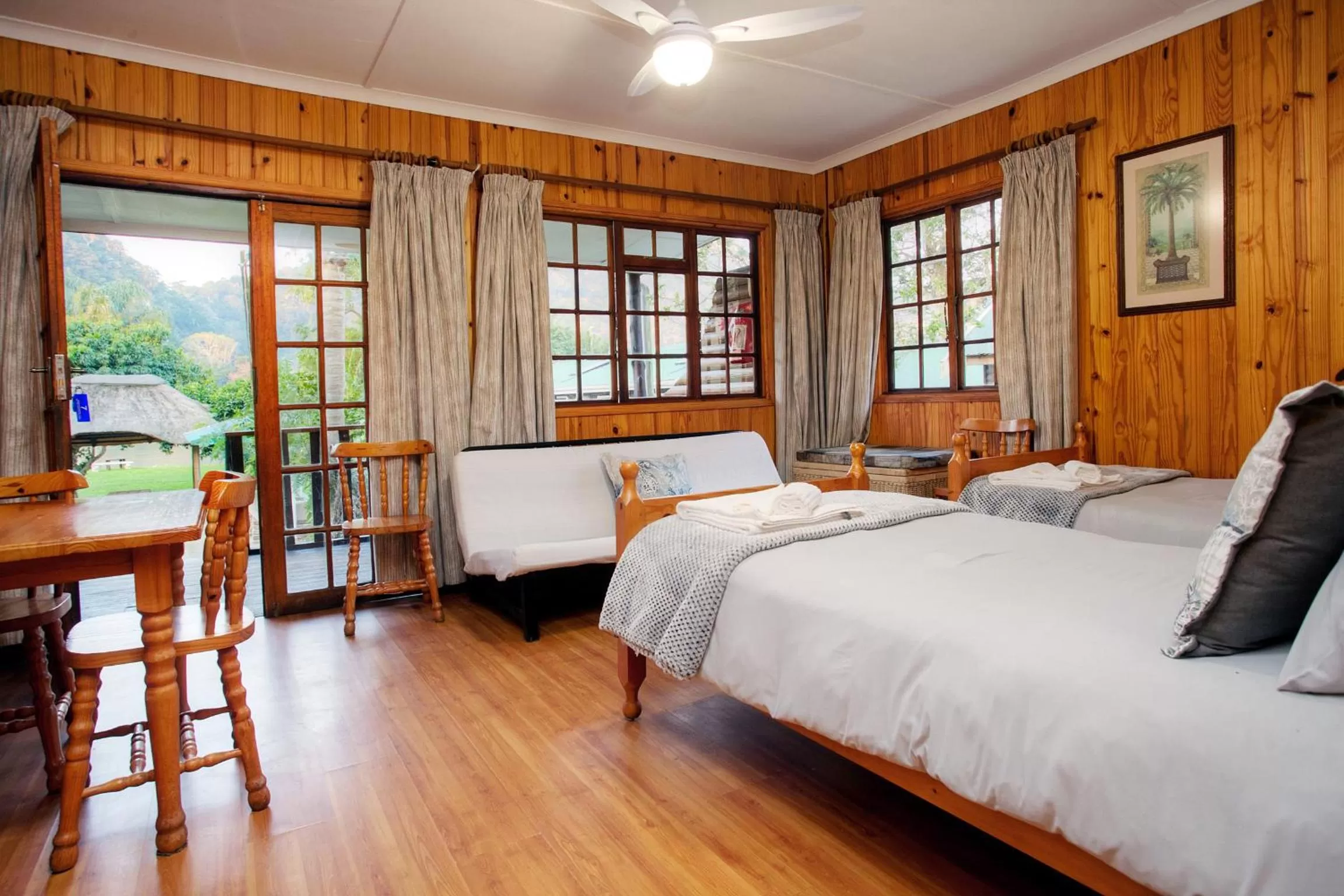 Decorative detail, Bed in The Spotted Grunter Resort