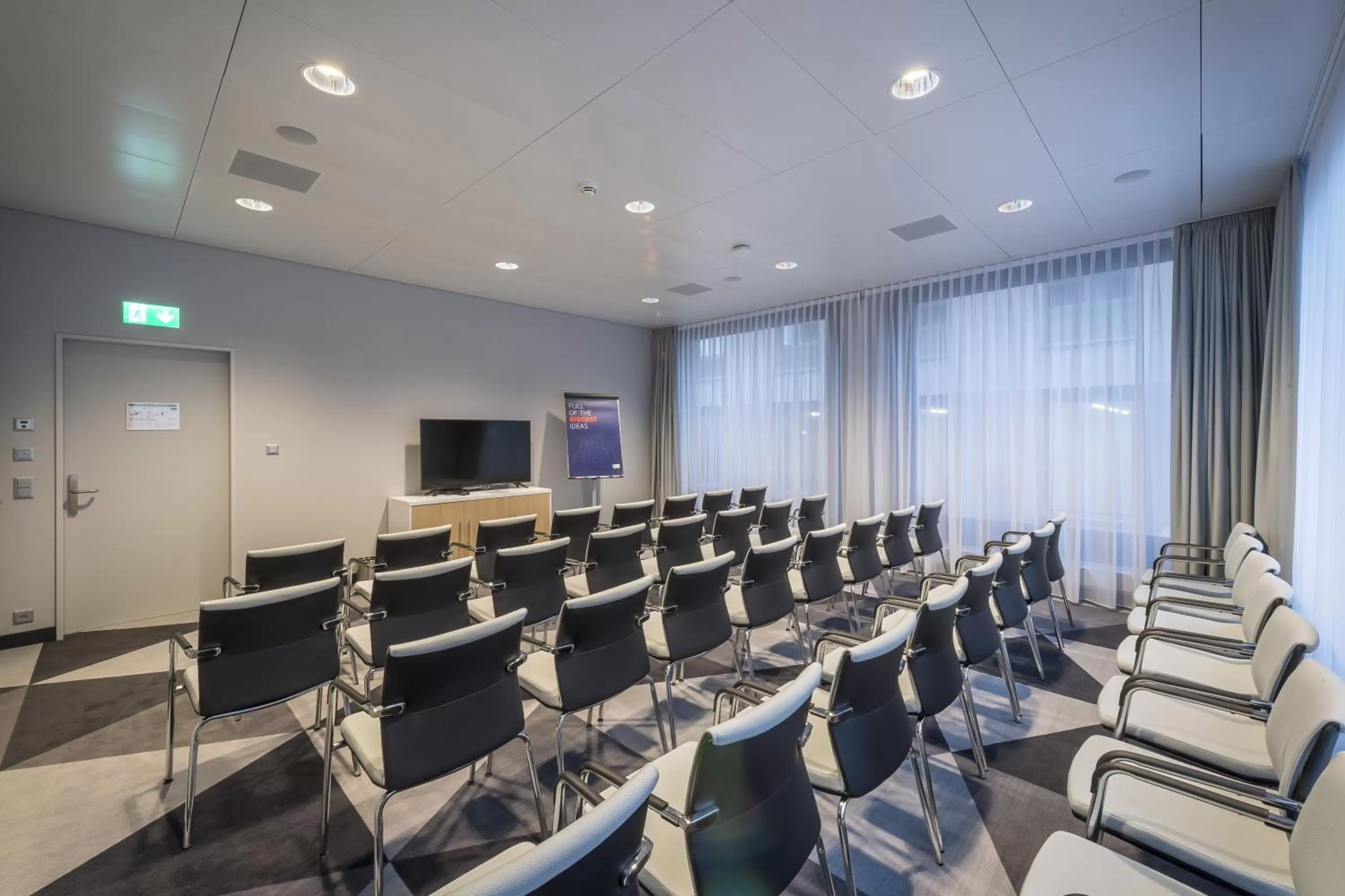 Meeting/conference room in Holiday Inn Express - Luzern - Kriens by IHG
