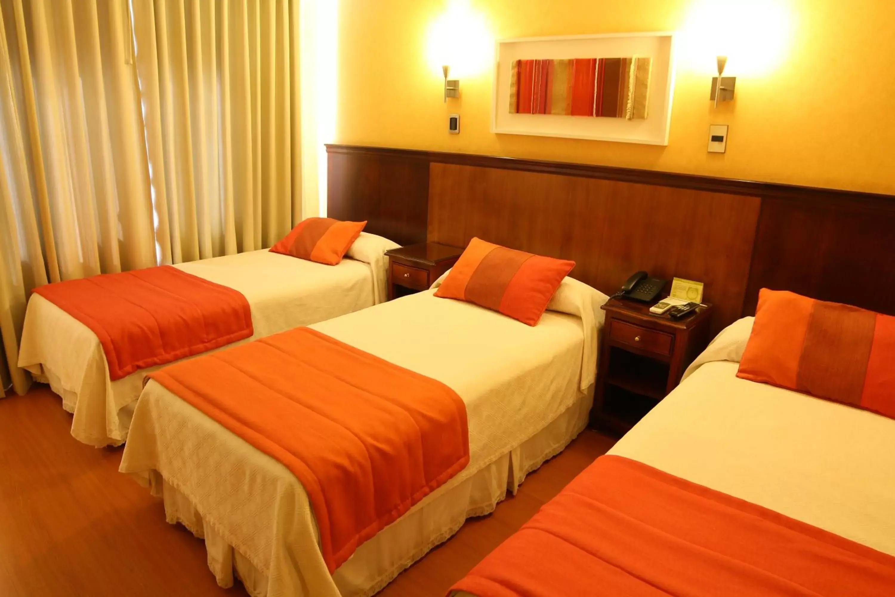 Triple Room in Hotel Gran Palace Triple Room in Hotel Gran Palace