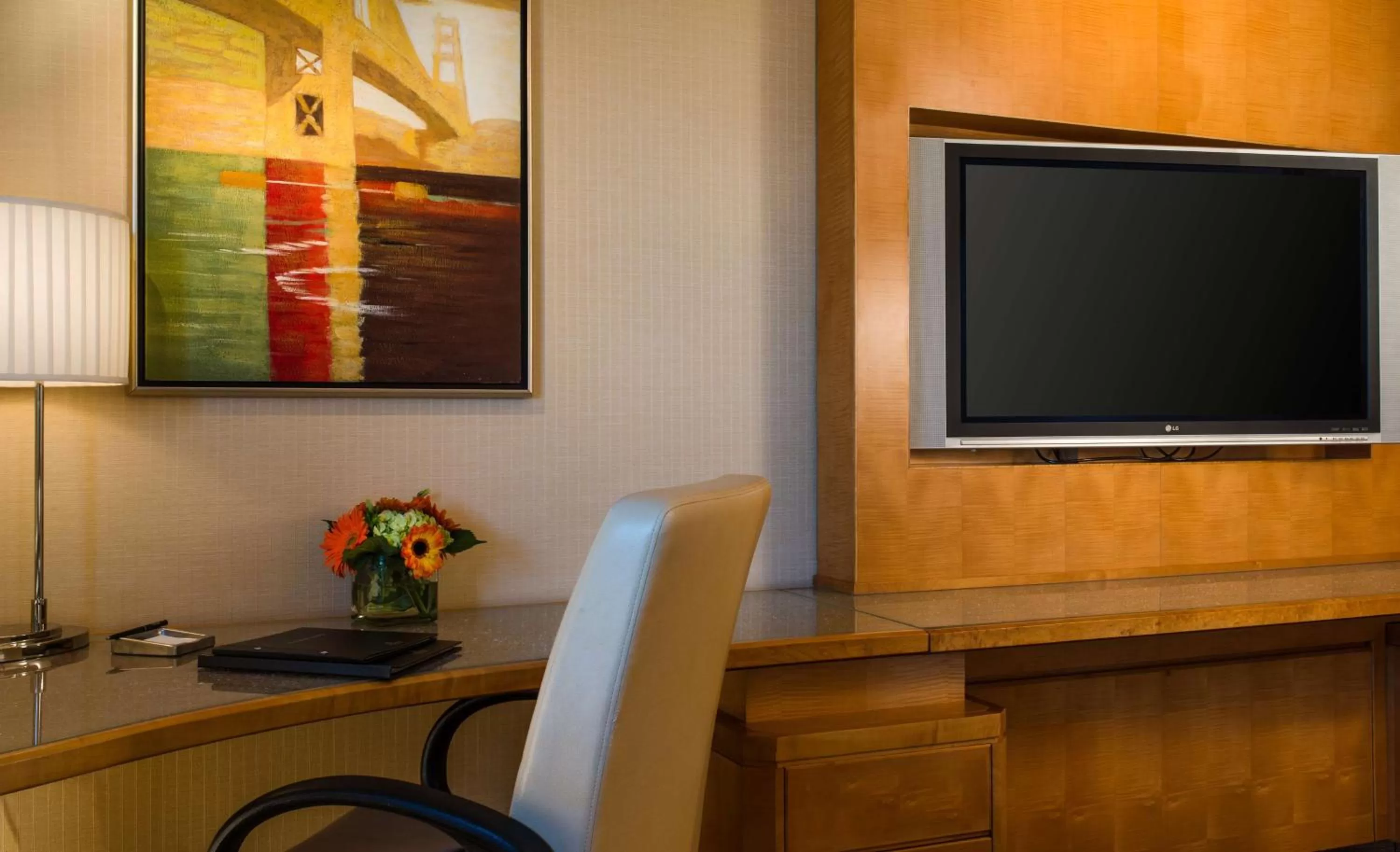 Bedroom in Hilton San Francisco Airport Bayfront - No Resort Fee