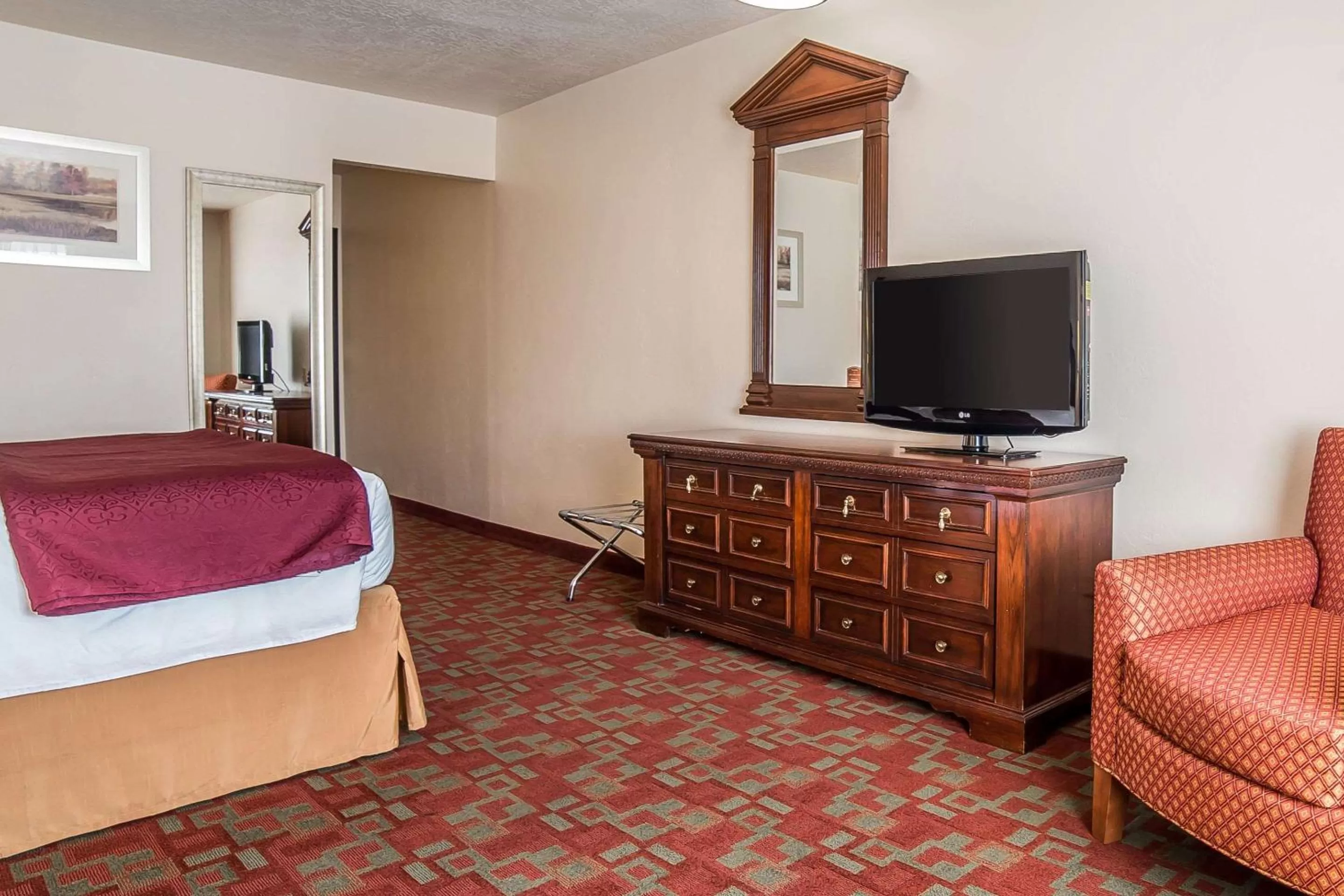 Photo of the whole room, Bed in Quality Inn Evanston near Wyoming Downs