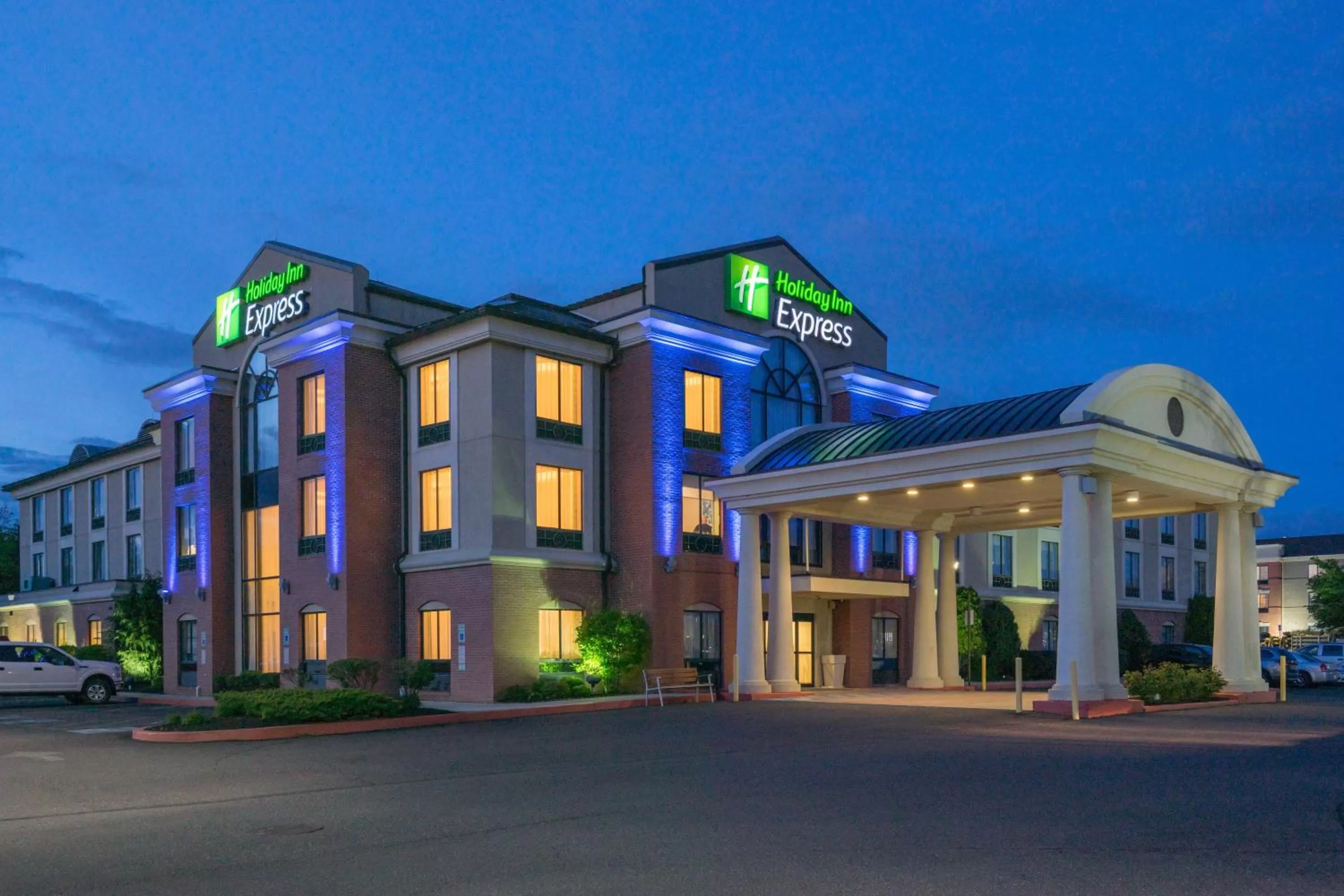 Property building in Holiday Inn Express and Suites Quakertown - Allentown Area by IHG