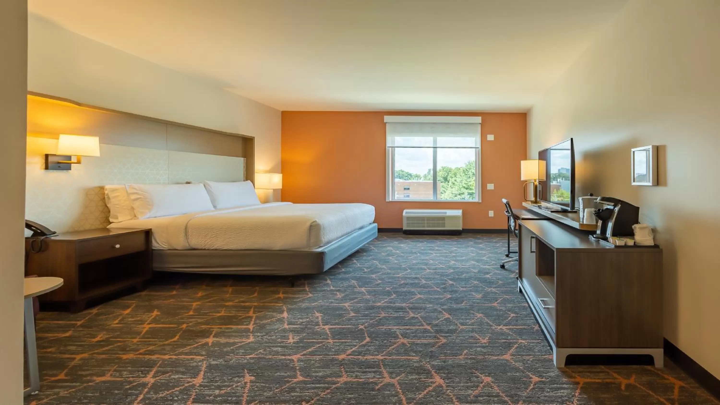 Bedroom, Bed in Courtyard by Marriott Atlanta Dunwoody