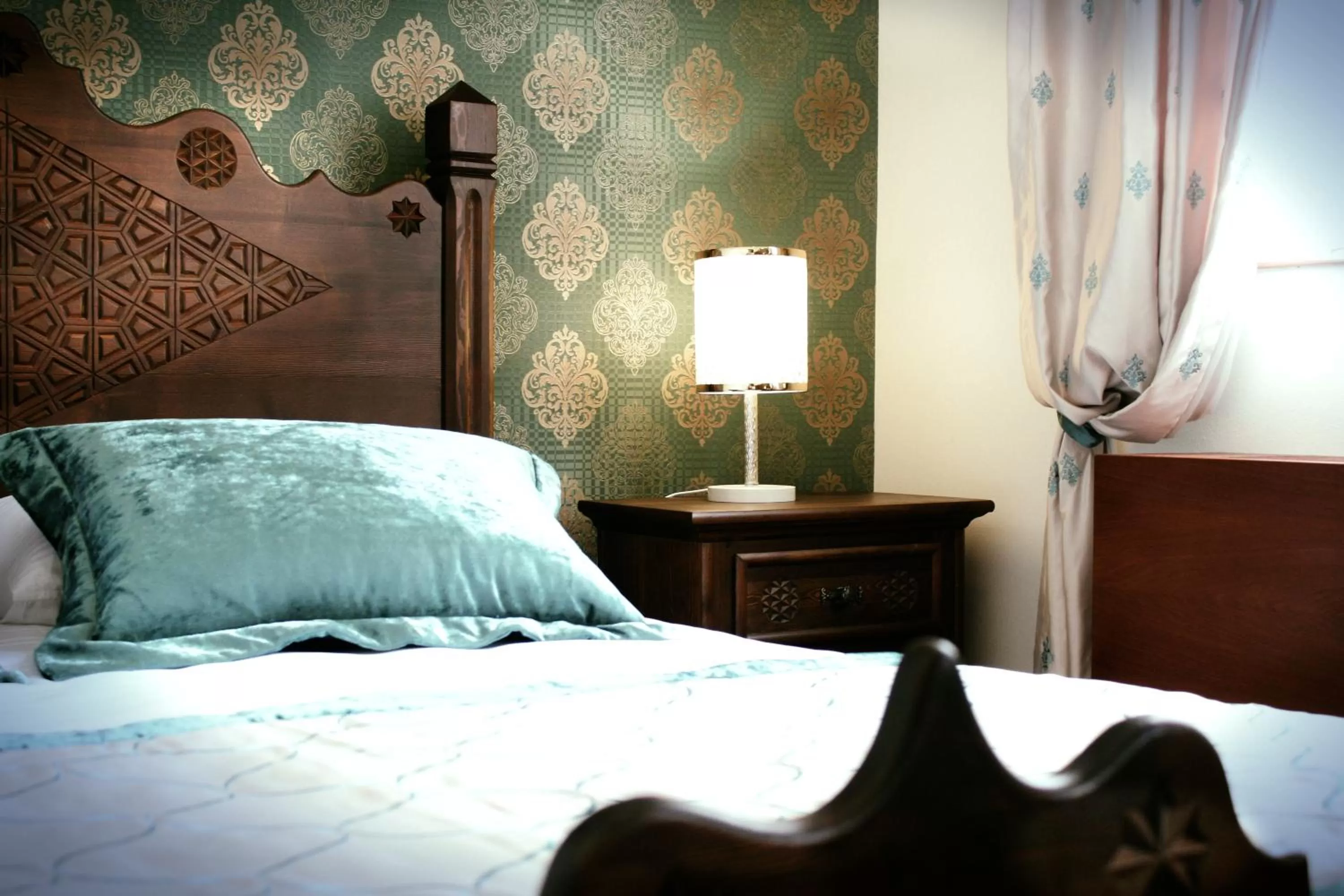 Bed in İsa Begov Hamam Hotel