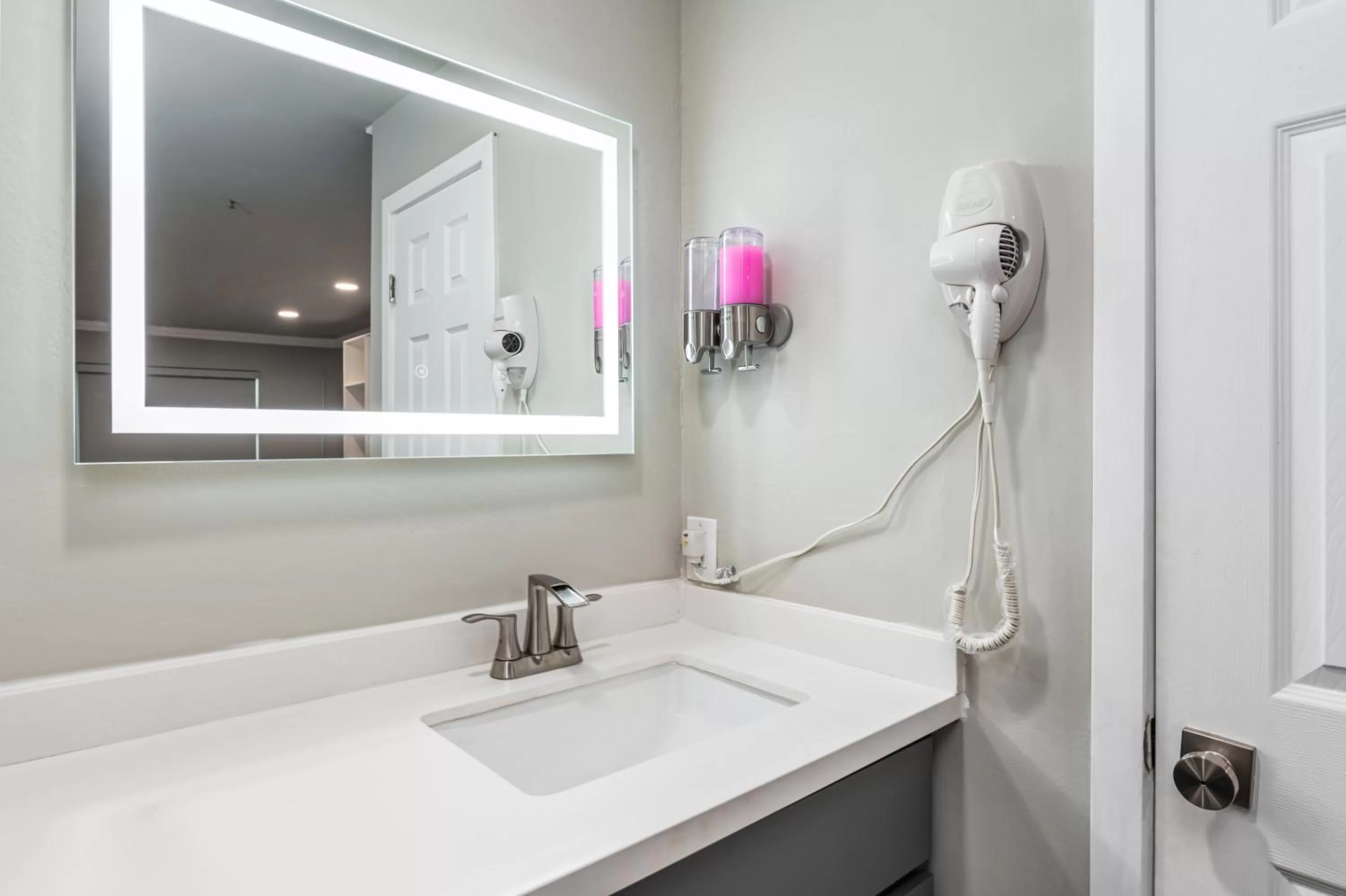 Bathroom in Omeo Suites