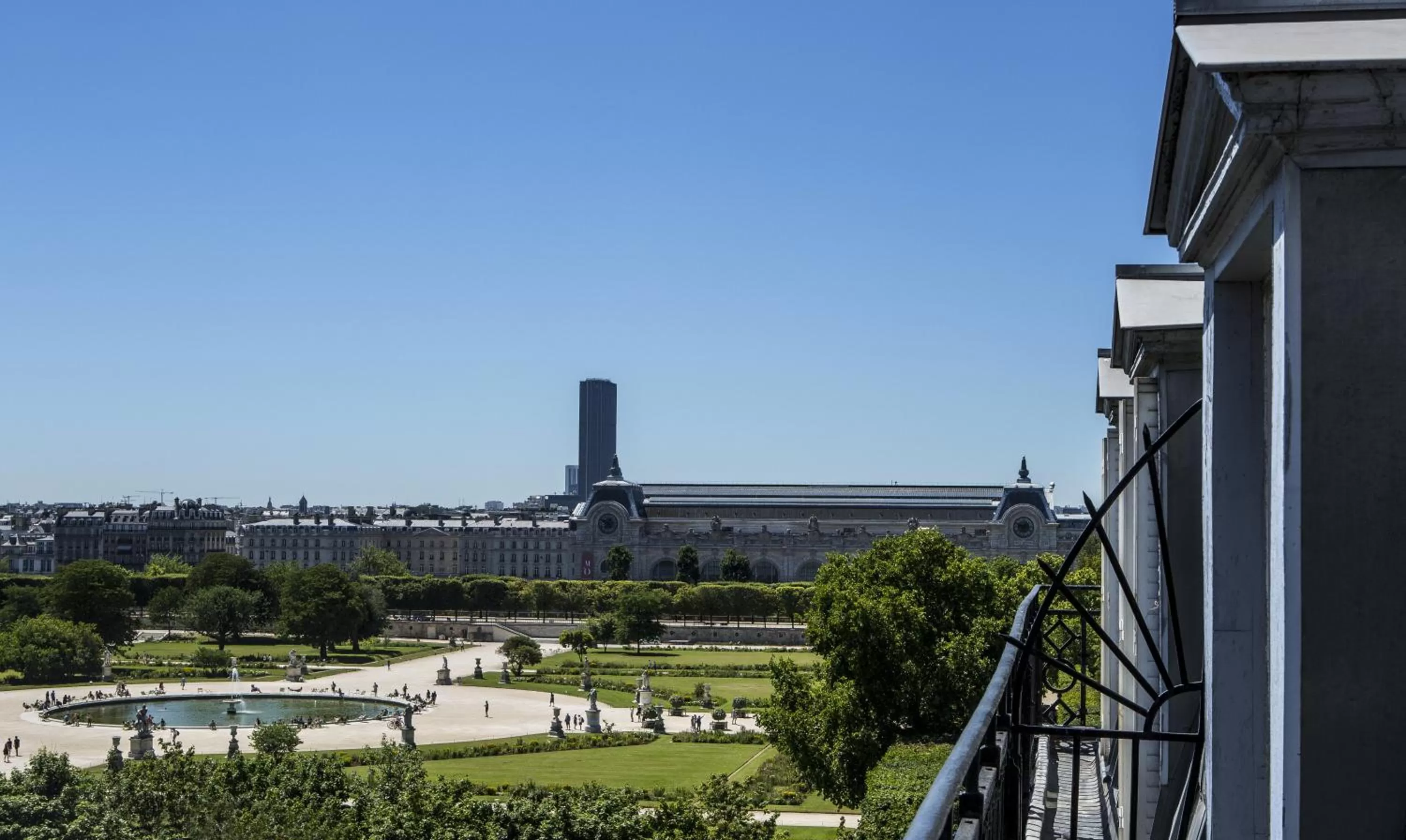 Day in Hôtel Brighton - Esprit de France