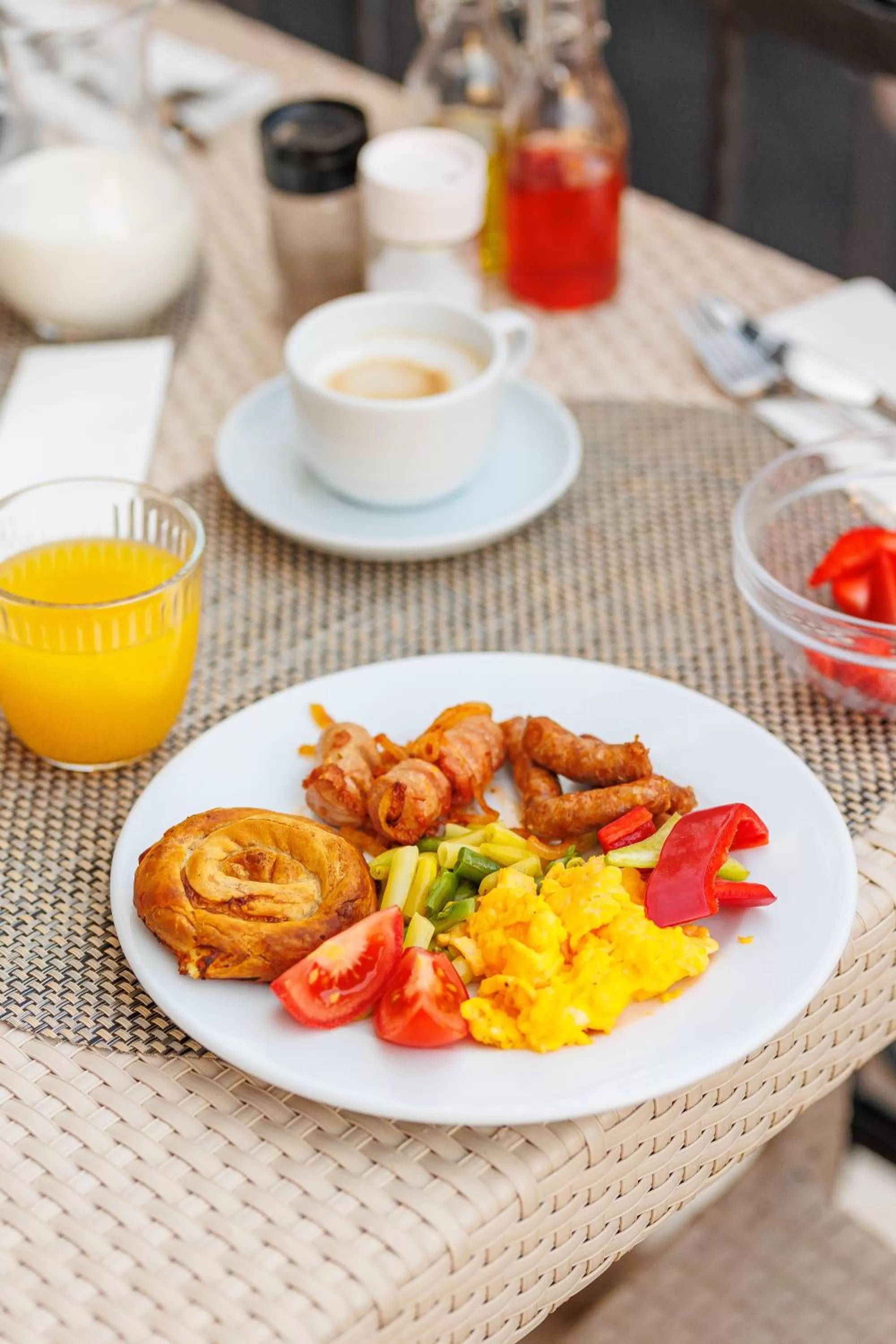 Restaurant/places to eat in Hotel Kadmo by Aycon