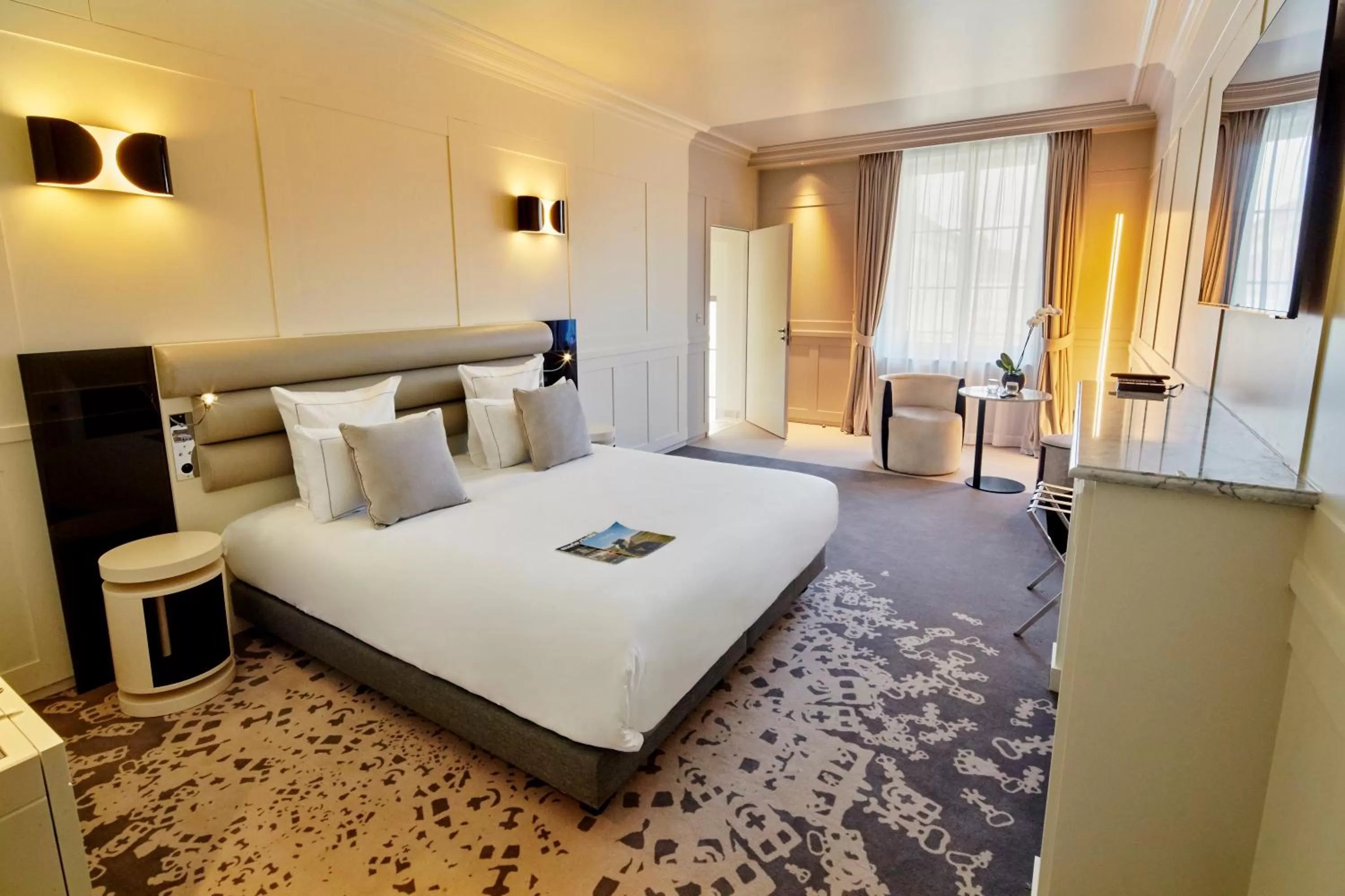Bedroom, Bed in La Licorne Hotel & Spa Troyes - MGallery Collection