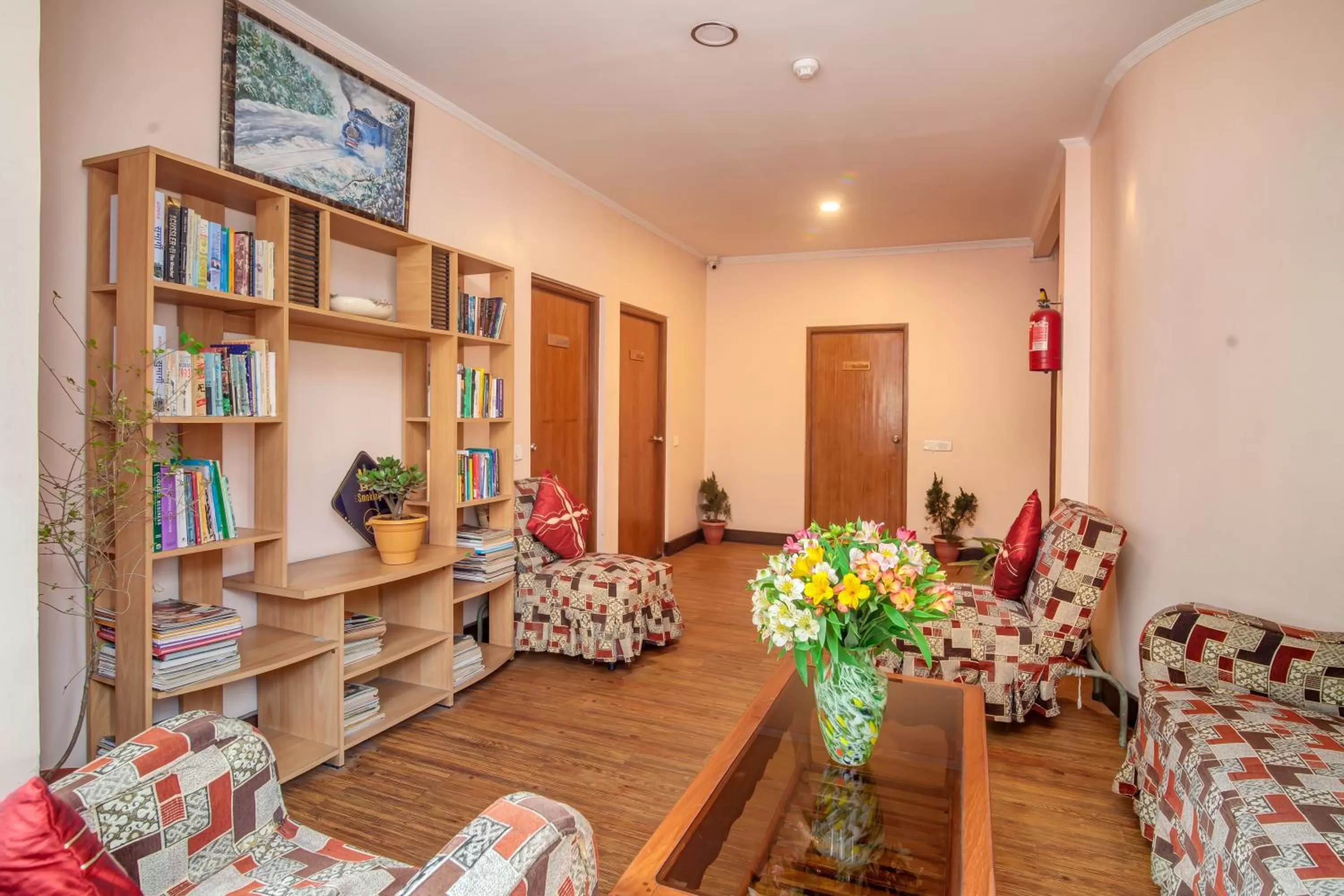 Library in Muscatel Spring Burn - 100 Mts from Mall Road