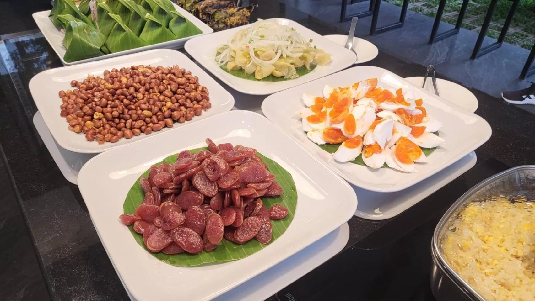 Buffet breakfast in DUM Hotel - Si Phum