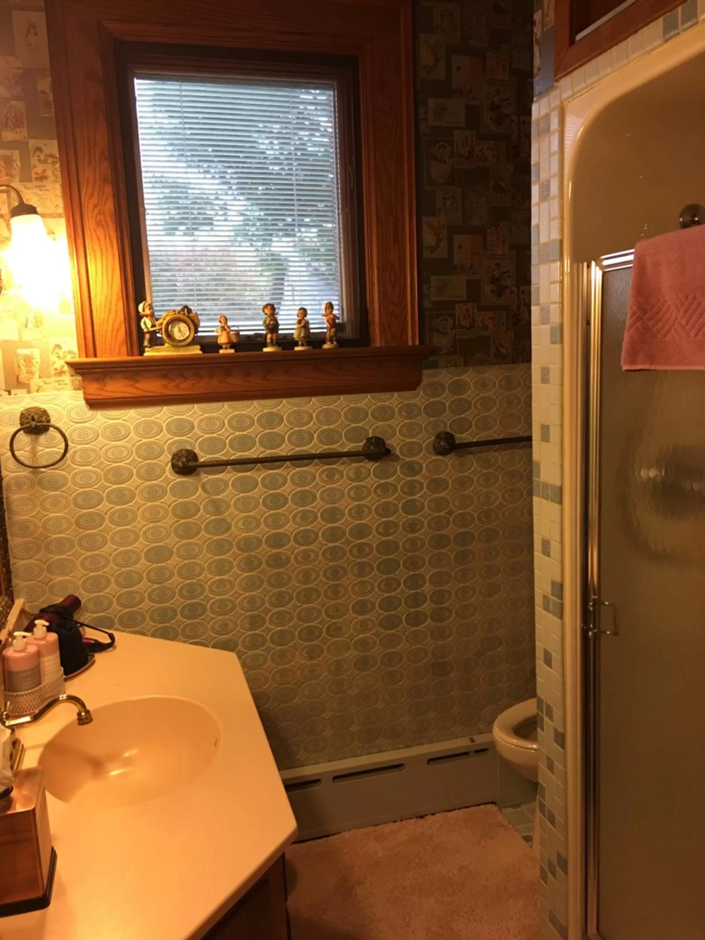 Bathroom in Queen Anne Bed and Breakfast