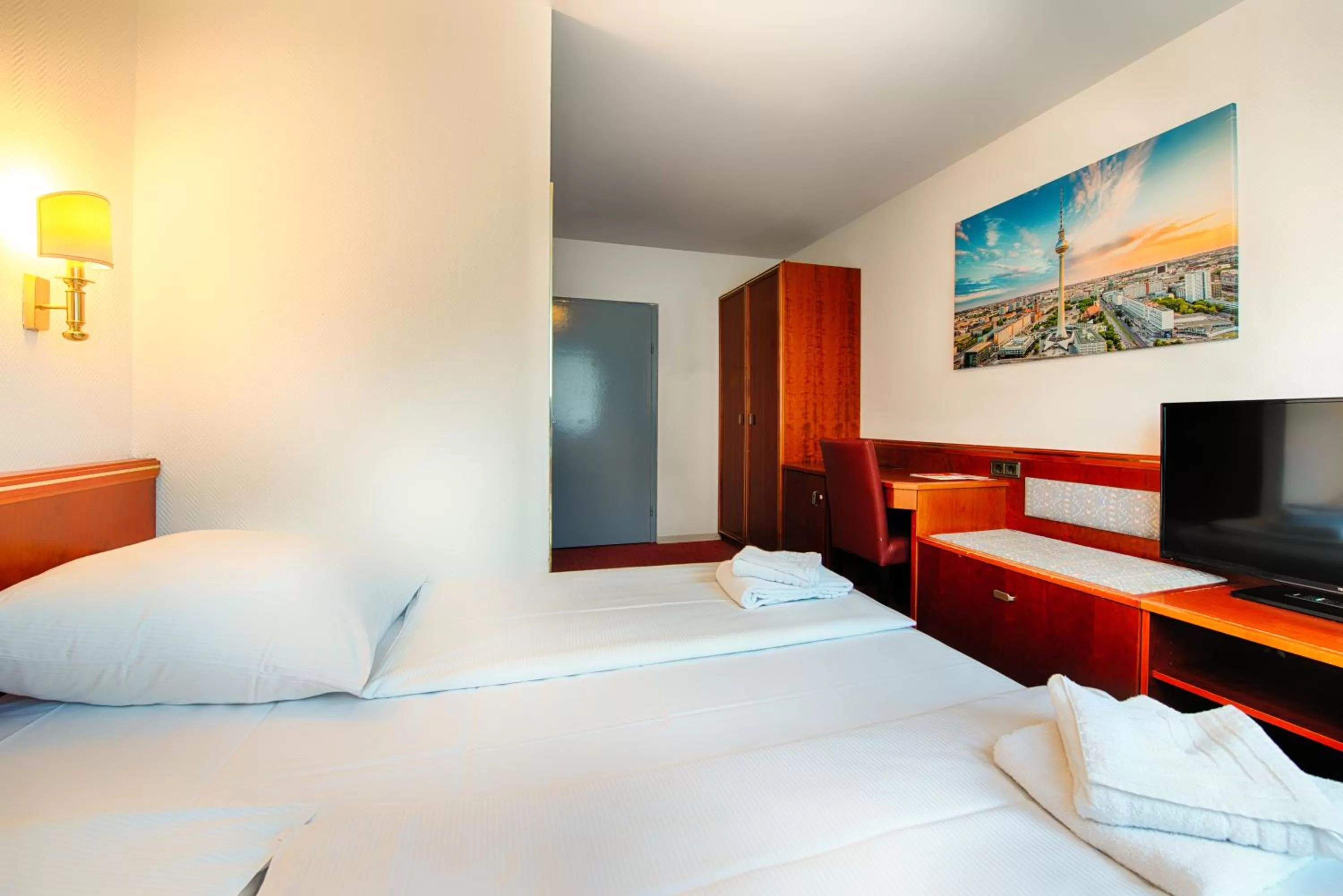 Photo of the whole room, Bed in Hotel B1