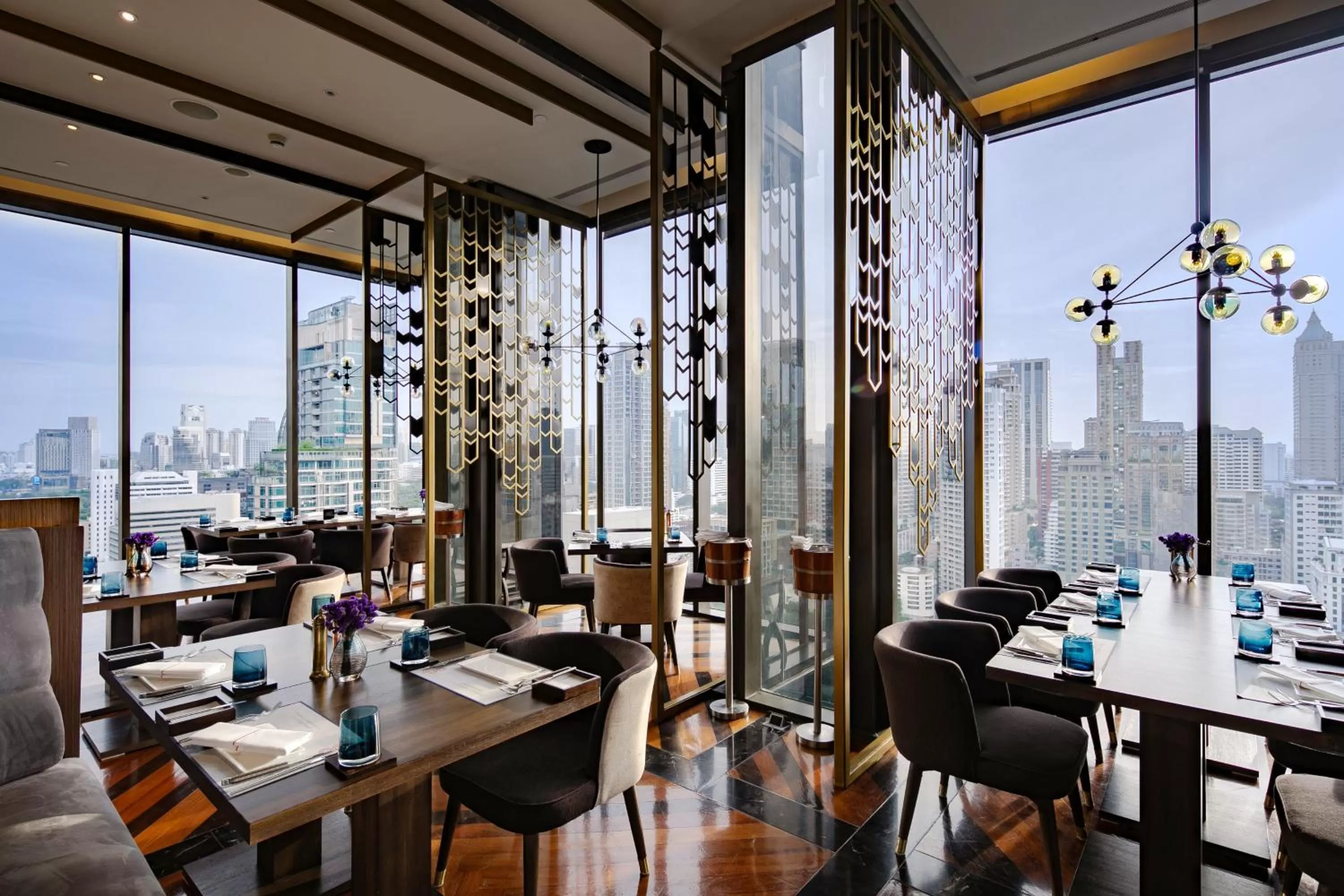 Restaurant/places to eat in Hotel Indigo Bangkok Wireless Road by IHG