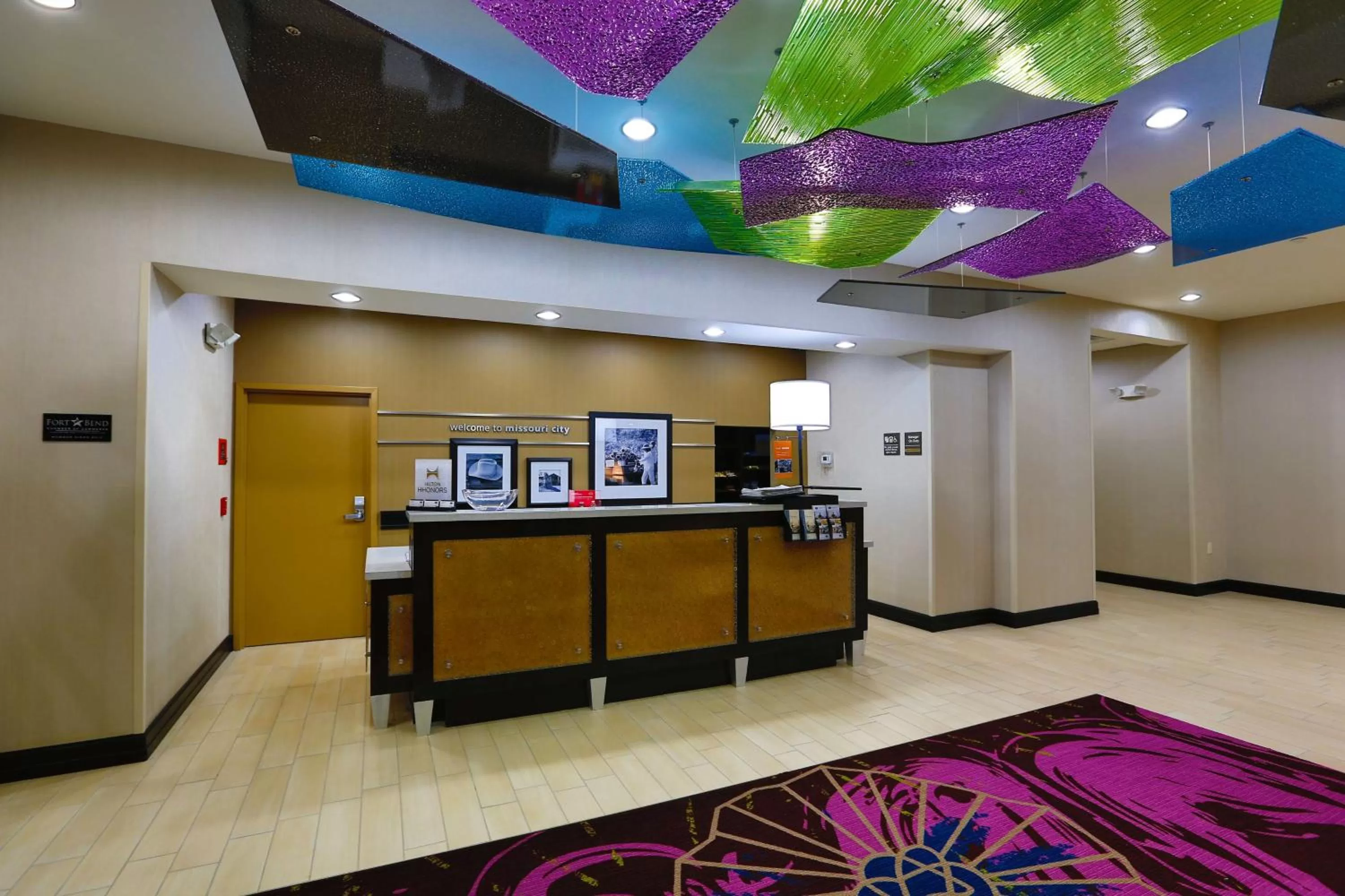 Lobby or reception in Hampton Inn and Suites Missouri City