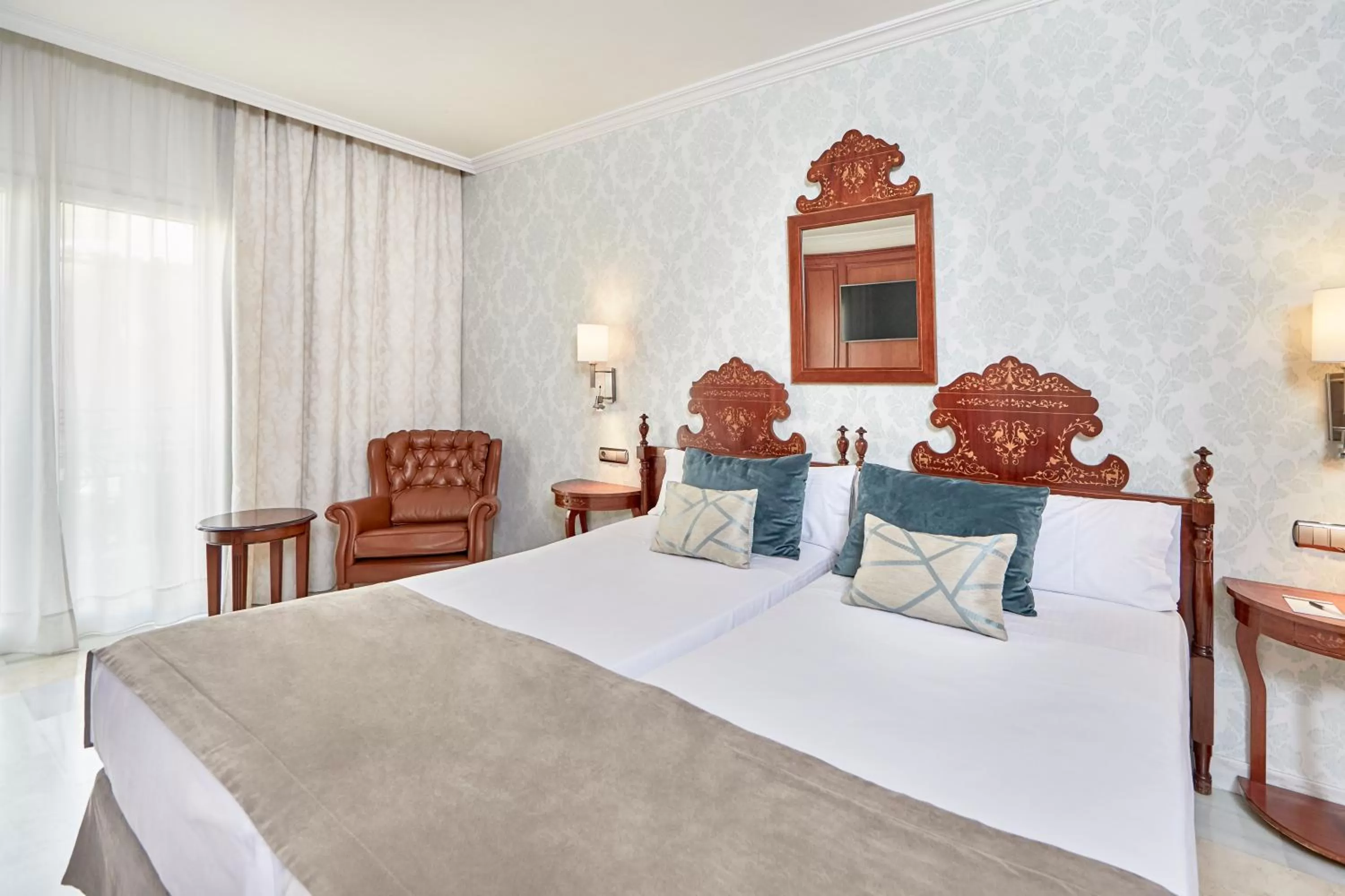 Photo of the whole room, Bed in Bordoy Continental Palma