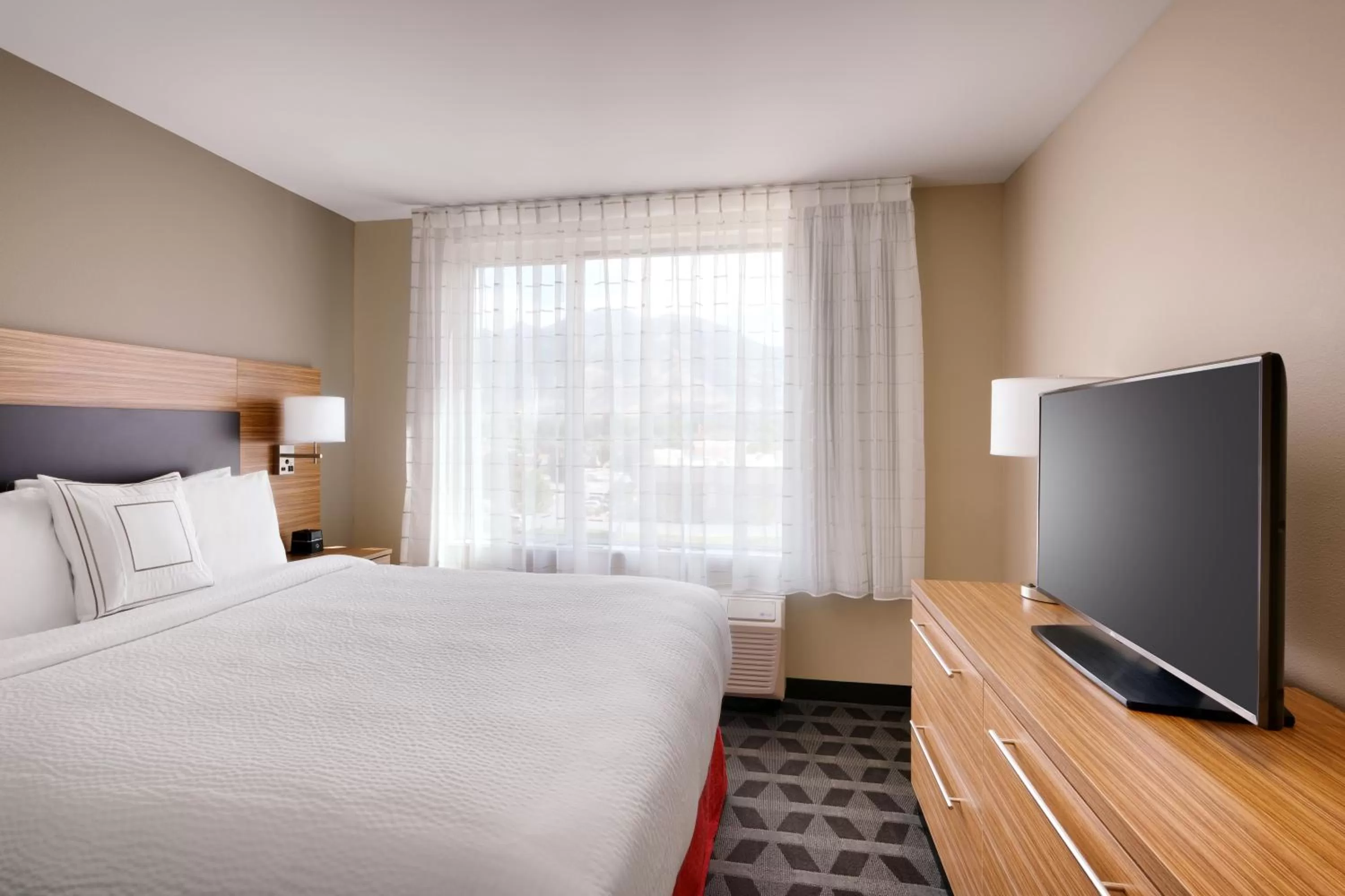 Bed in TownePlace Suites by Marriott Salt Lake City Draper