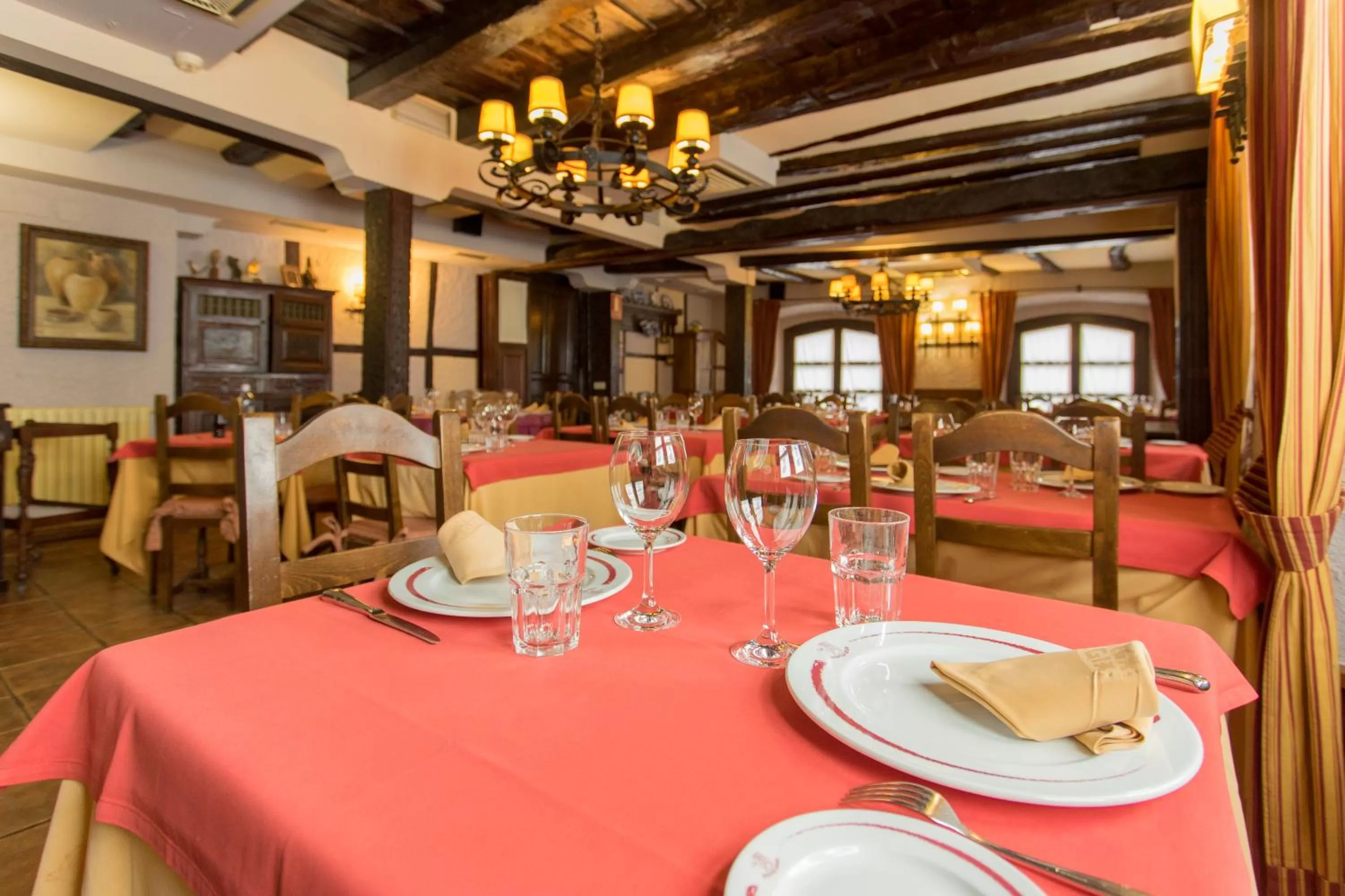 Restaurant/places to eat in Hotel La Posada Regia