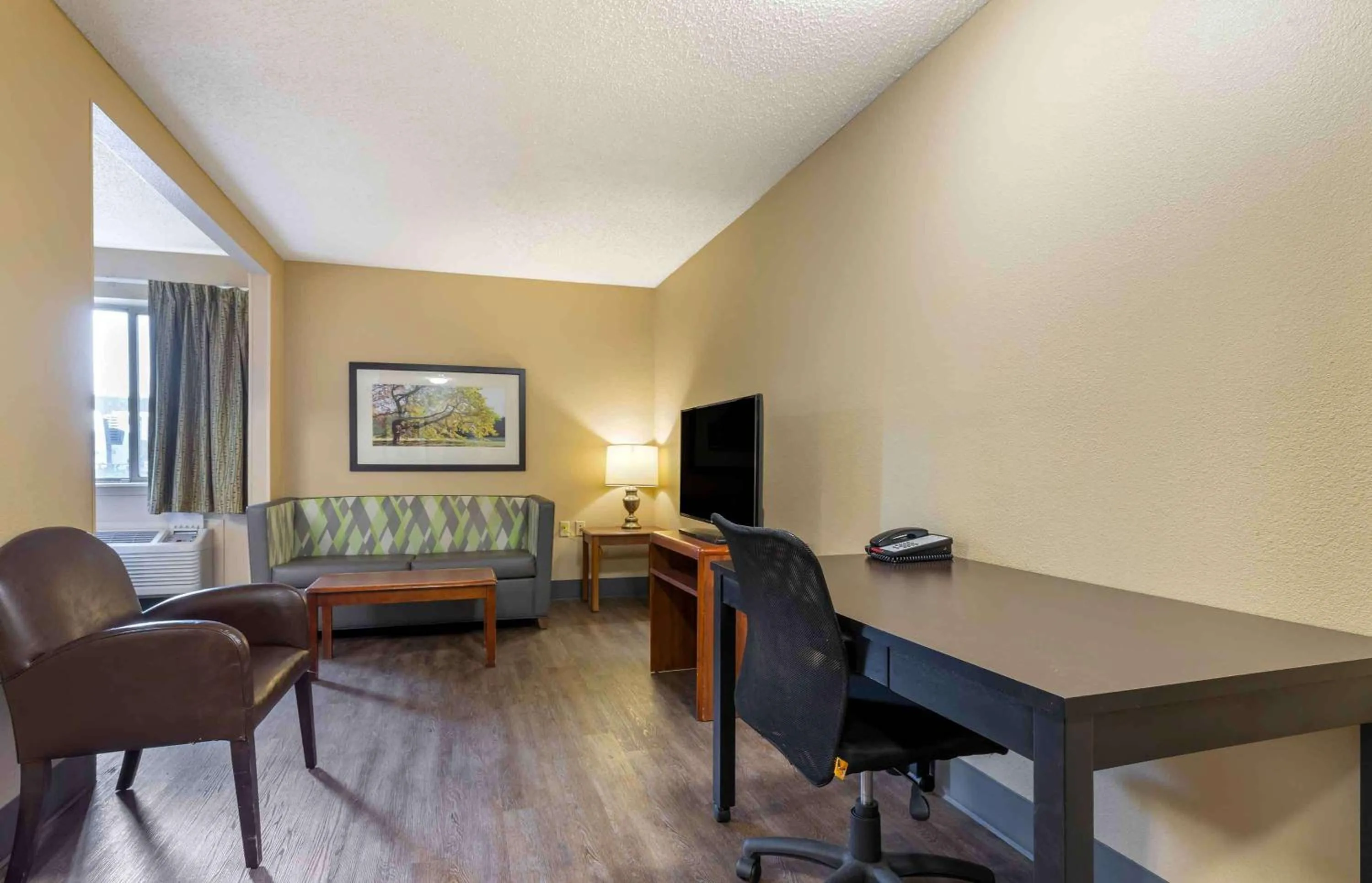 Bedroom in Extended Stay America Suites - Tulsa - Midtown