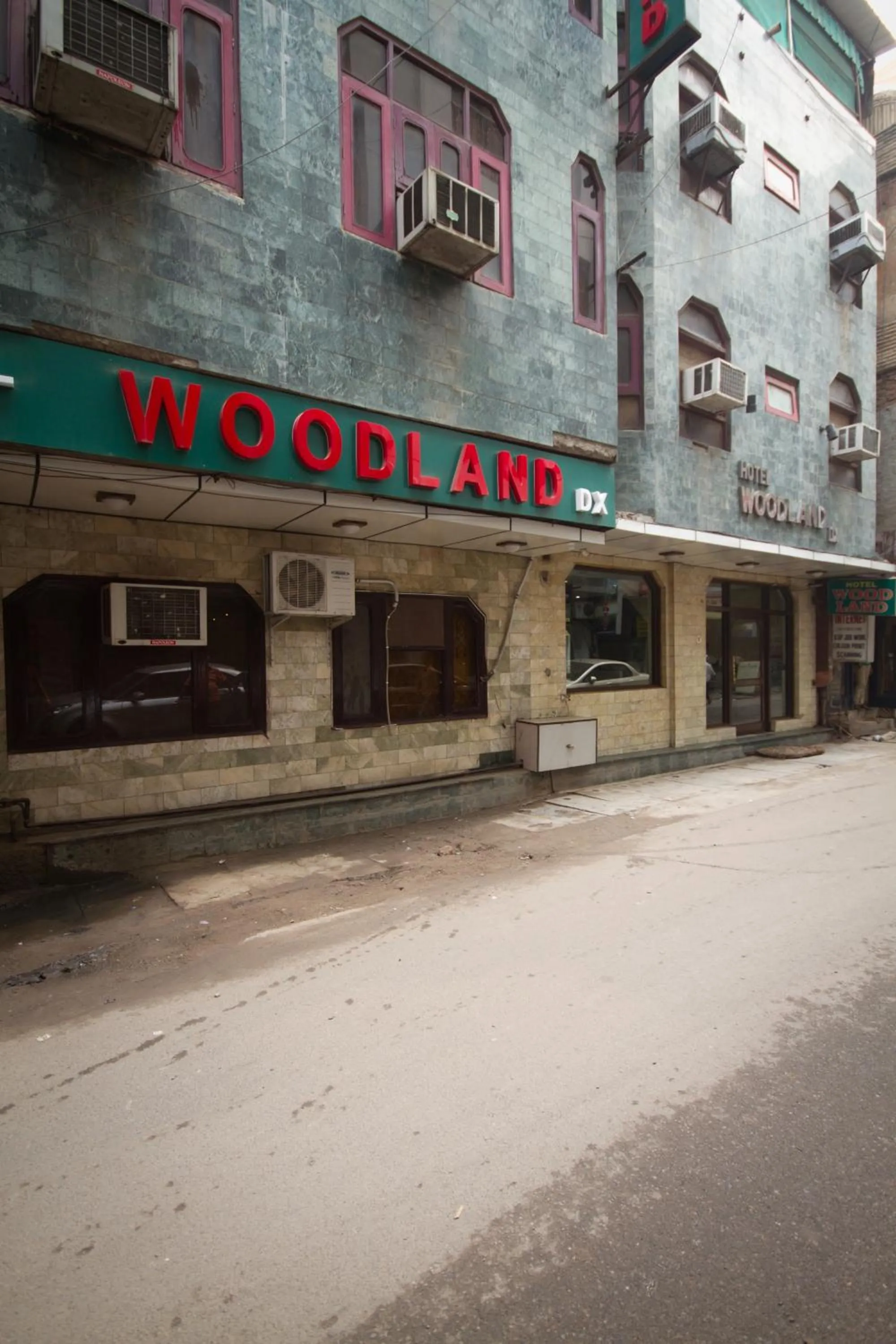 Facade/entrance in Hotel Woodland Deluxe