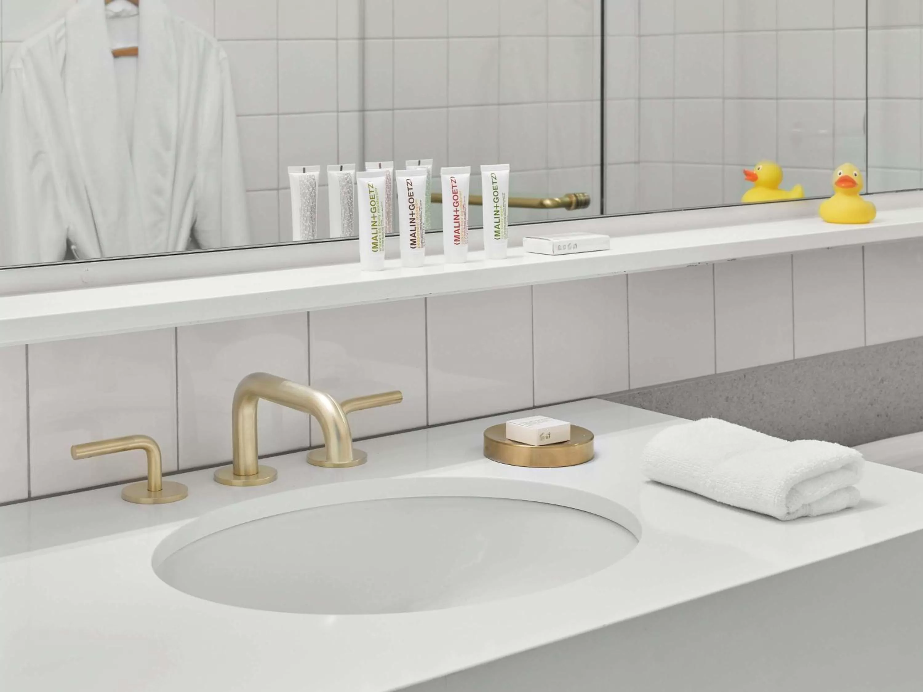 Photo of the whole room in 21c Museum Hotel Chicago